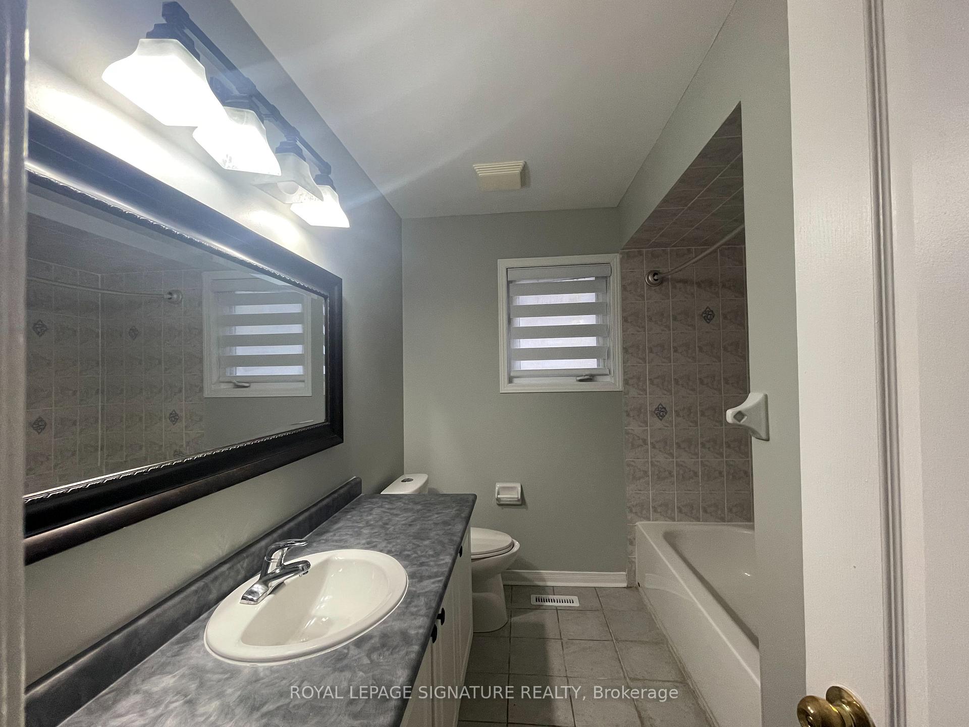 Photo 15 of Unit Upper, 56 National Pine Drive, Vaughan, Maple — HOMEH