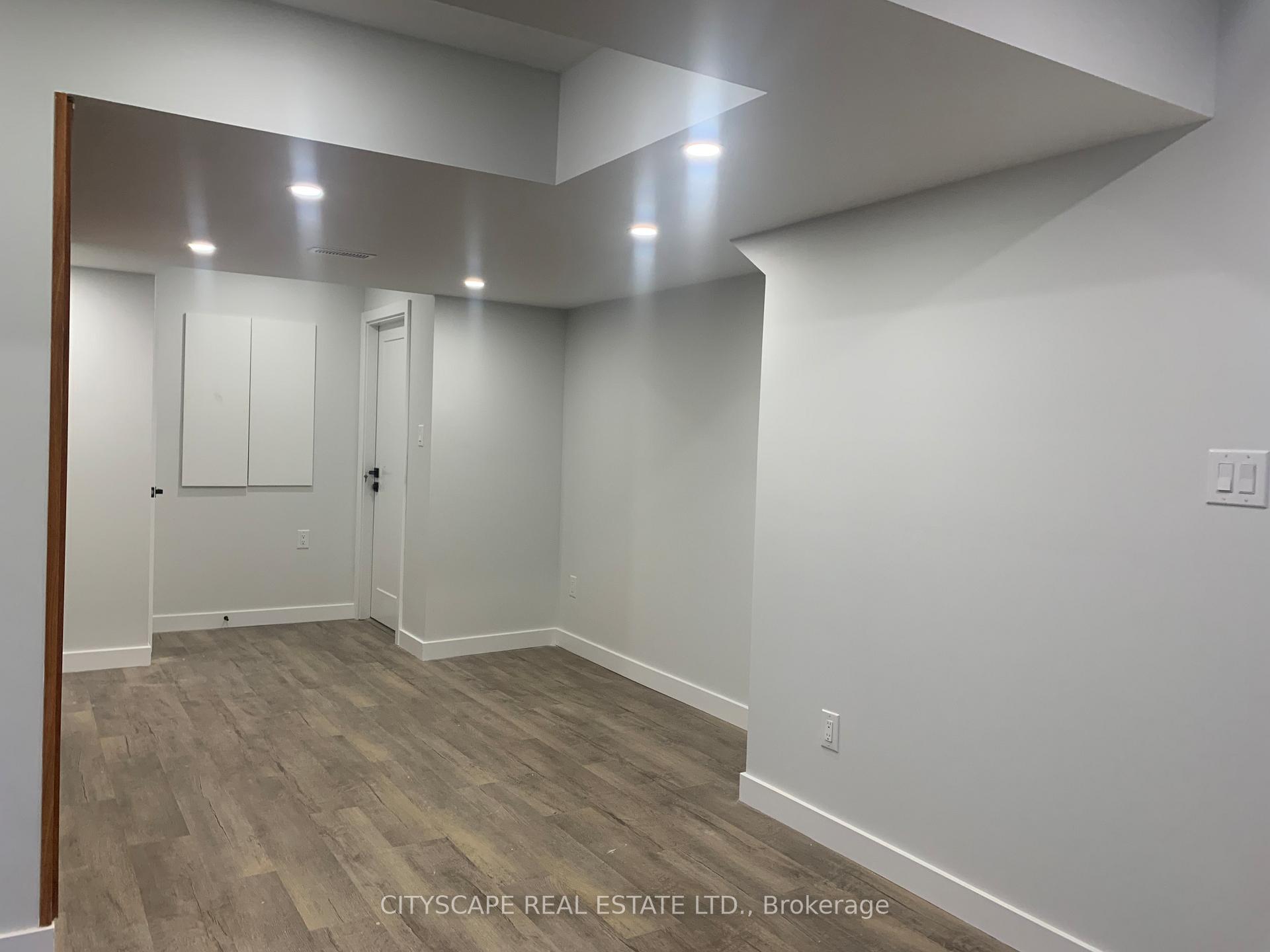 Photo 5 of Unit Bsmt, 528 Valhalla Crescent, Waterloo — HOMEH