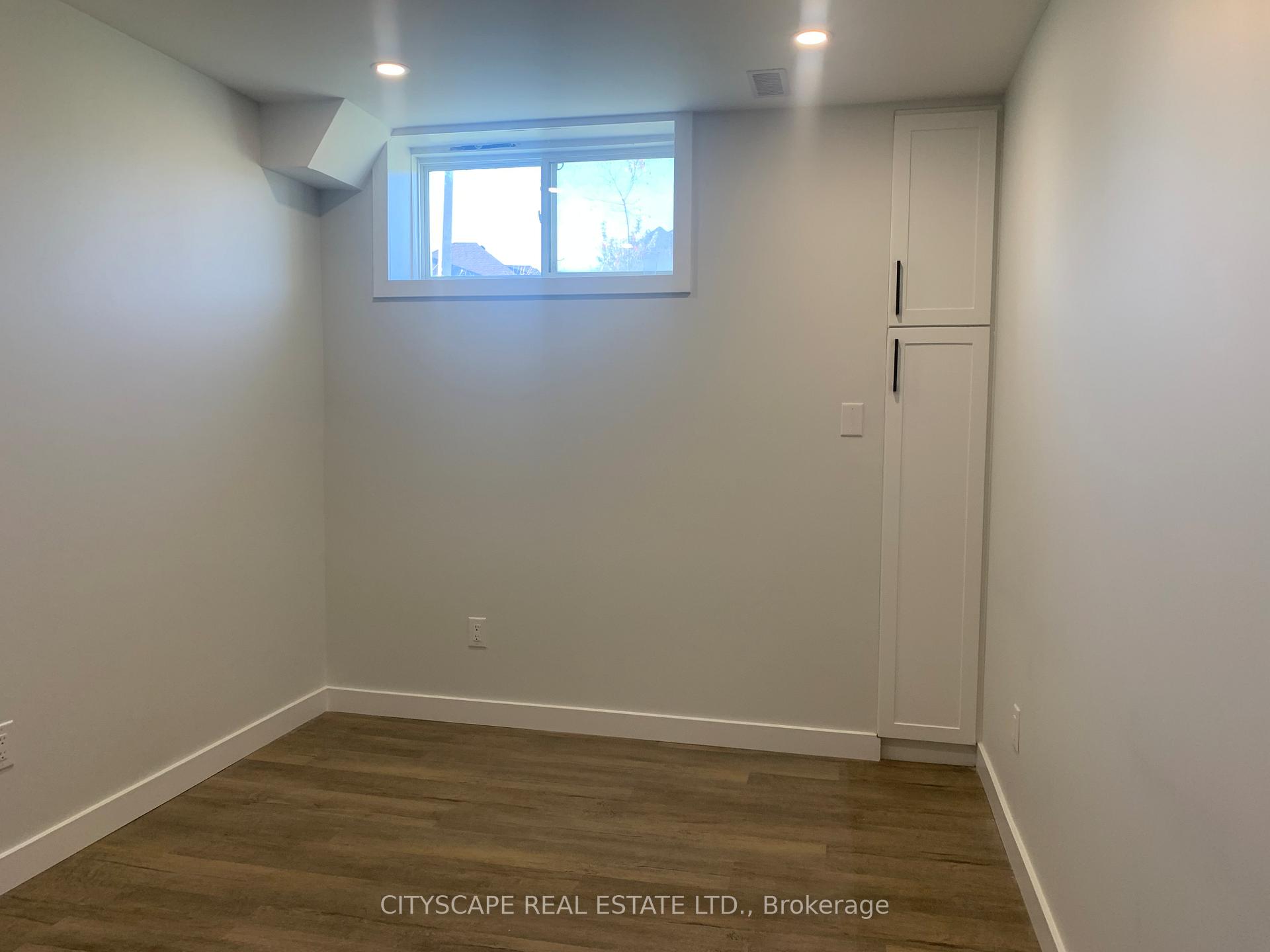 Photo 7 of Unit Bsmt, 528 Valhalla Crescent, Waterloo — HOMEH
