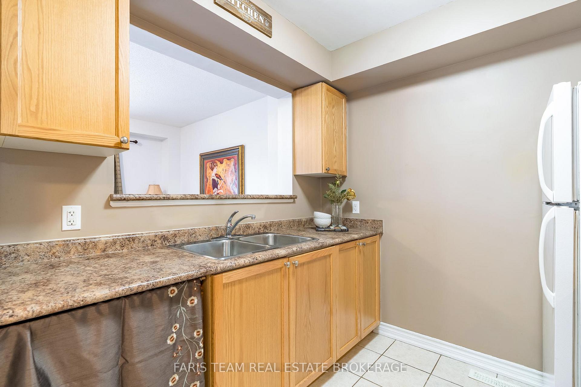 Photo 6 of 37 Southwoods Crescent, Barrie, Holly — HOMEH