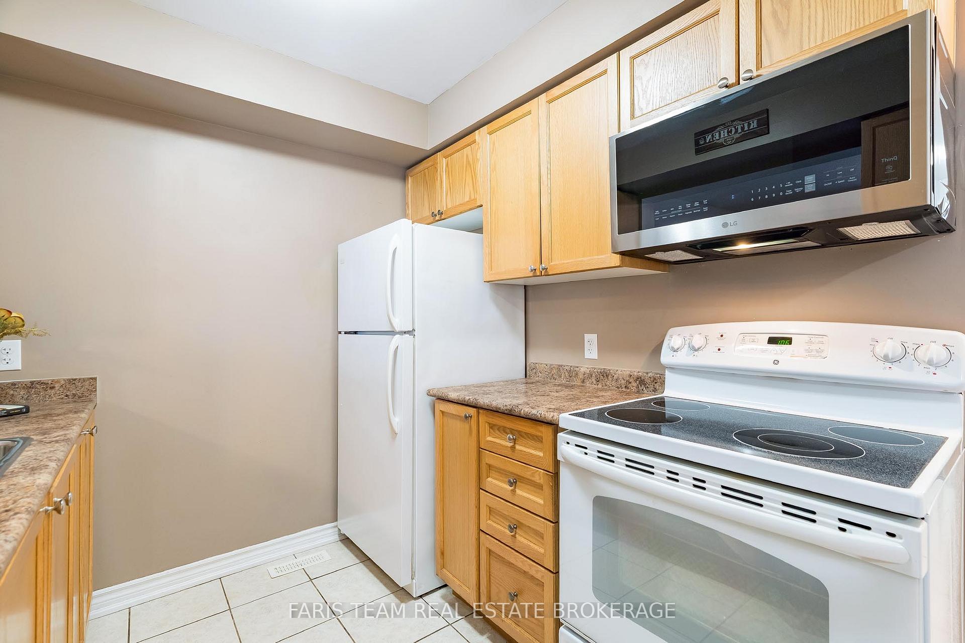 Photo 9 of 37 Southwoods Crescent, Barrie, Holly — HOMEH