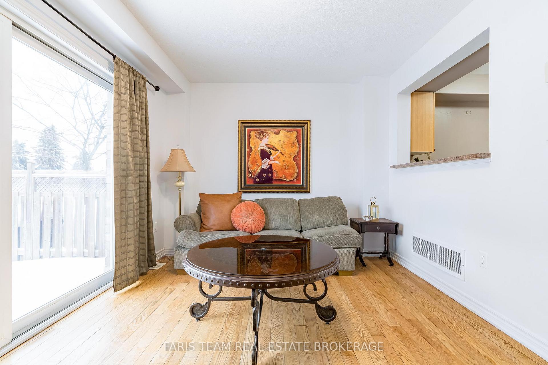 Photo 3 of 37 Southwoods Crescent, Barrie, Holly — HOMEH
