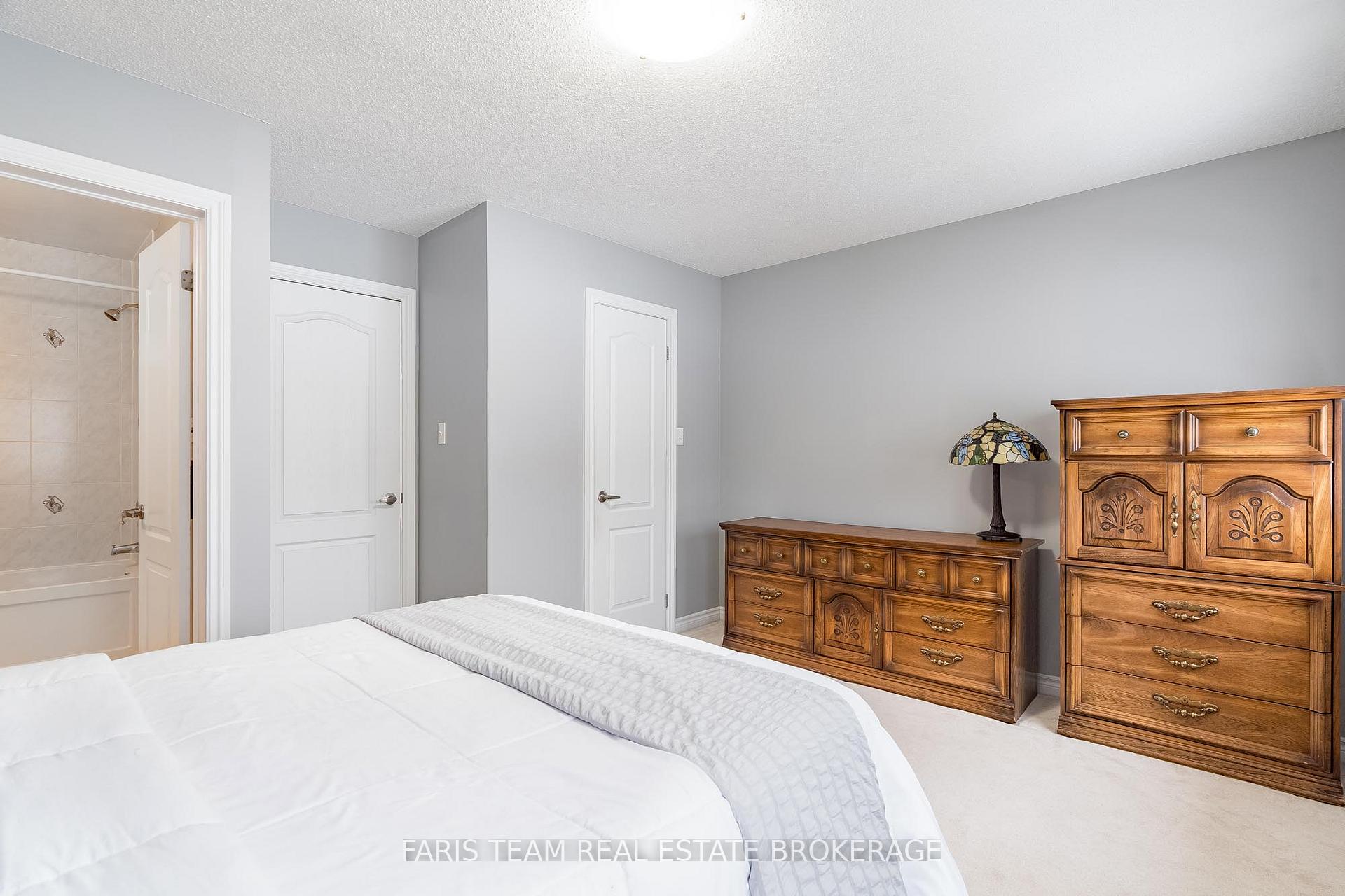 Photo 31 of 37 Southwoods Crescent, Barrie, Holly — HOMEH