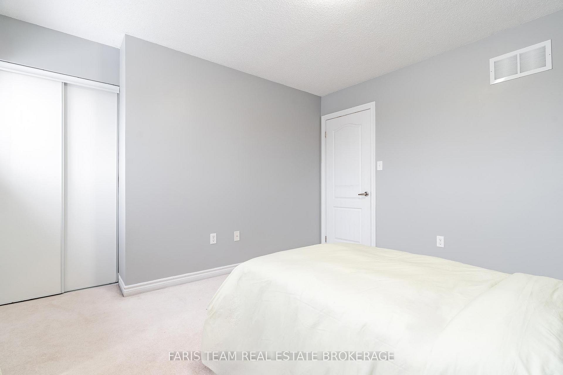 Photo 7 of 37 Southwoods Crescent, Barrie, Holly — HOMEH