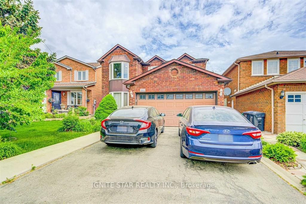 Front of 3203 Dovetail Mews