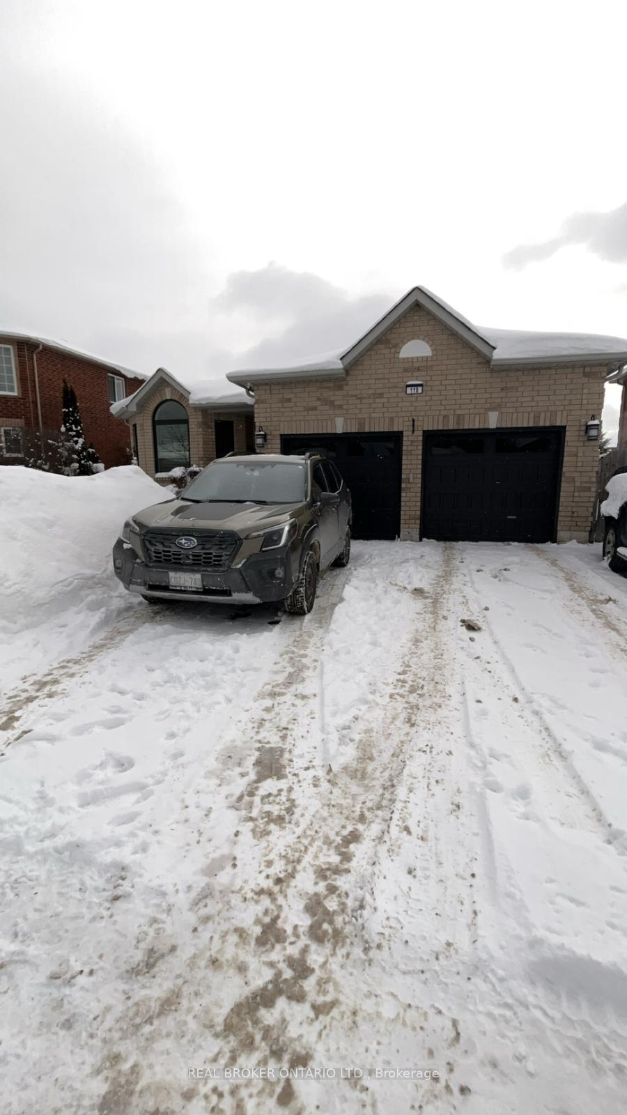 Photo 2 of 118 Sandringham Drive, Barrie, Innis-Shore — HOMEH