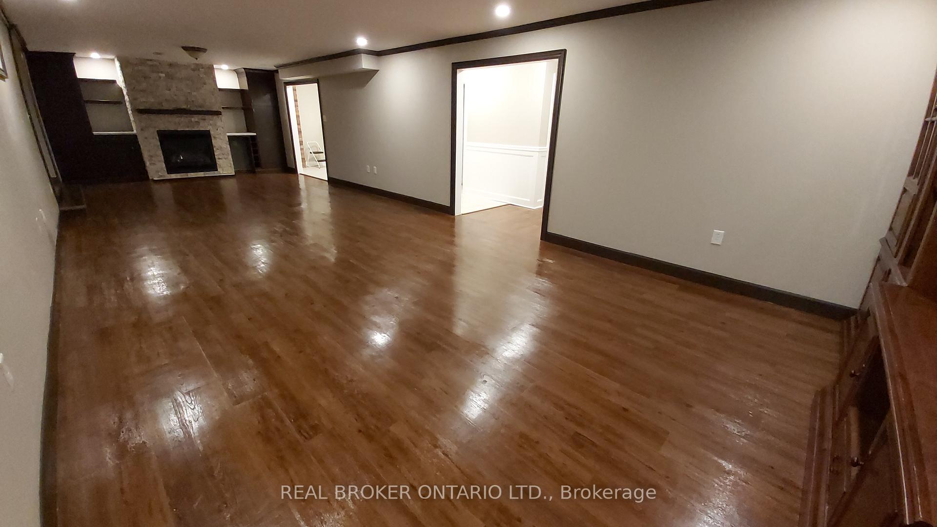 Photo 7 of 118 Sandringham Drive, Barrie, Innis-Shore — HOMEH