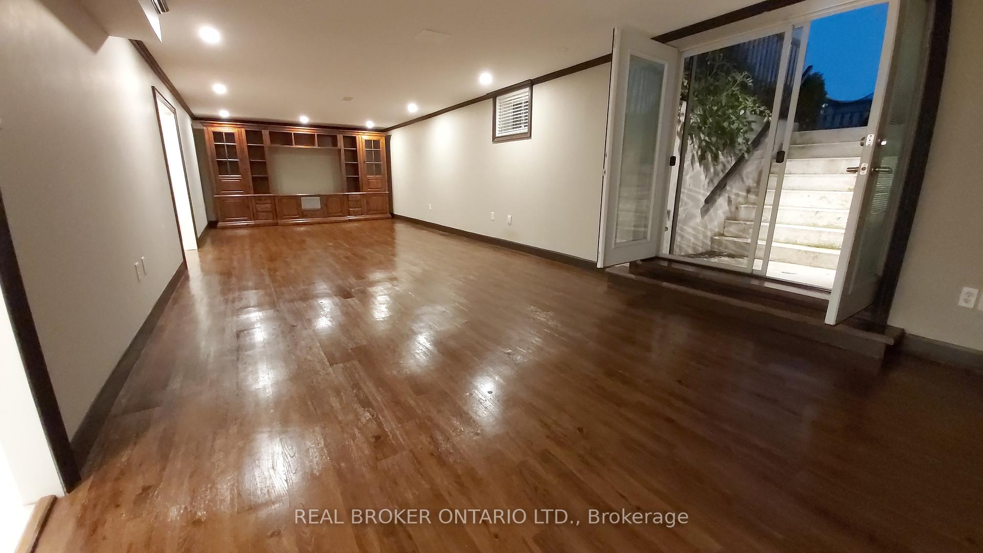 Photo 6 of 118 Sandringham Drive, Barrie, Innis-Shore — HOMEH