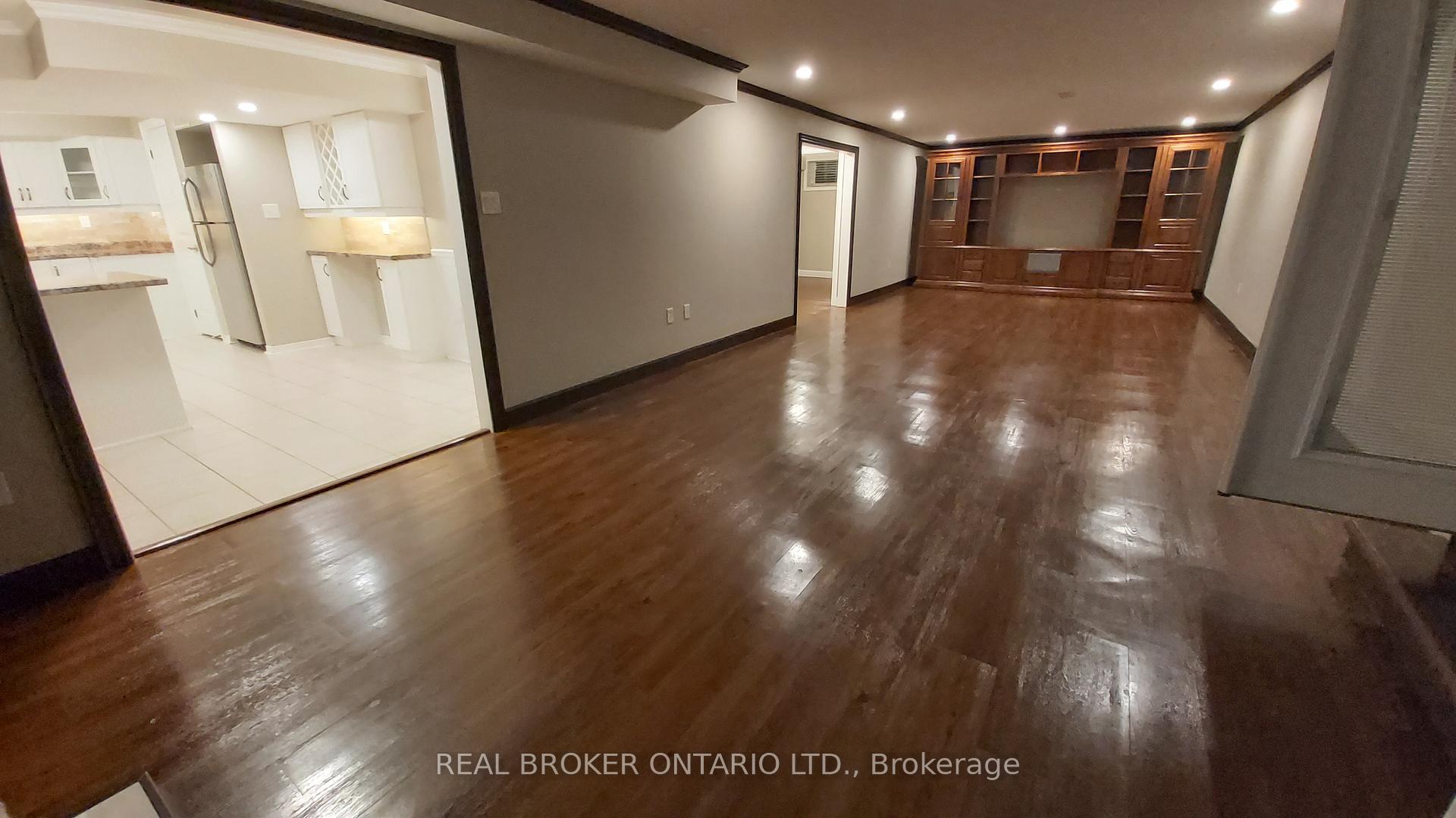 Photo 12 of 118 Sandringham Drive, Barrie, Innis-Shore — HOMEH