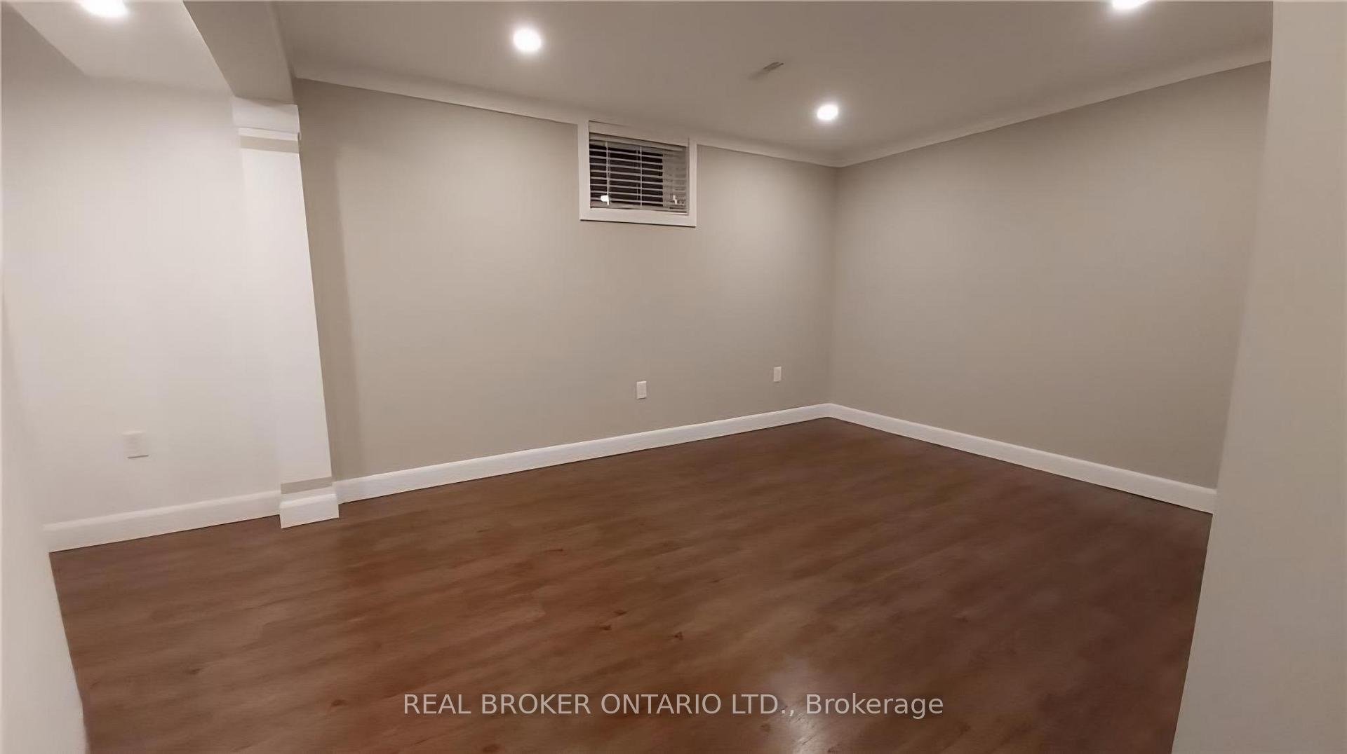 Photo 11 of 118 Sandringham Drive, Barrie, Innis-Shore — HOMEH
