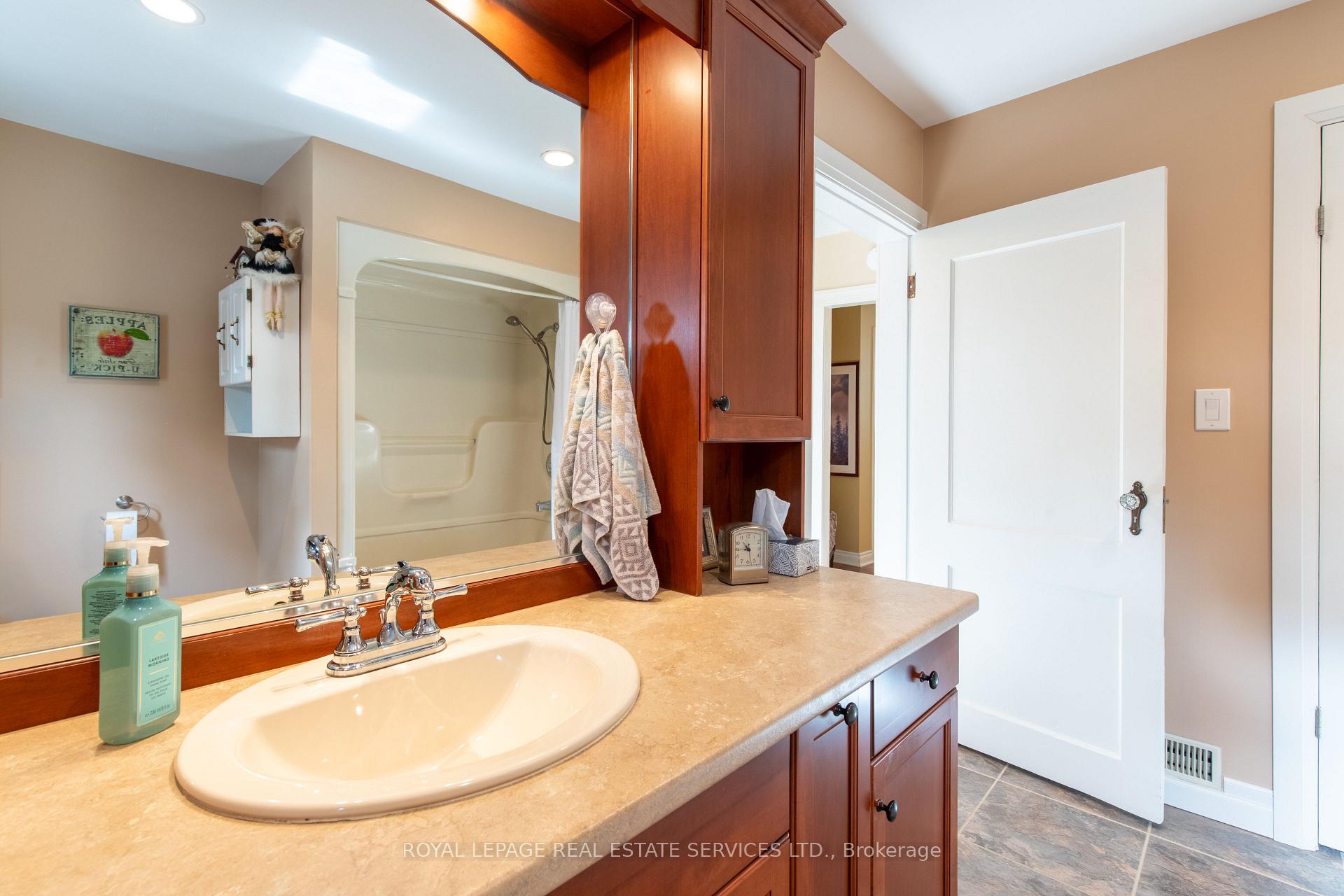 Photo 31 of 141 Main Street, St. Catharines, Port Dalhousie — HOMEH