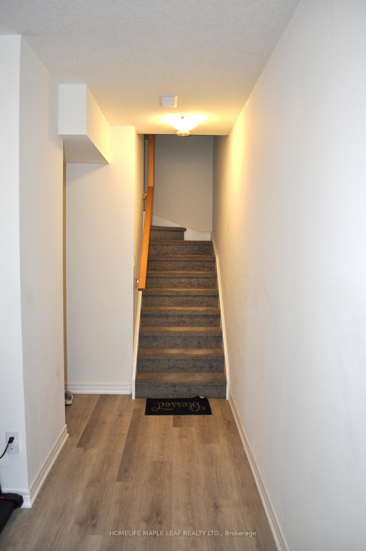 Photo 7 of 27 Roxanne Drive, Hamilton, McQuesten — HOMEH