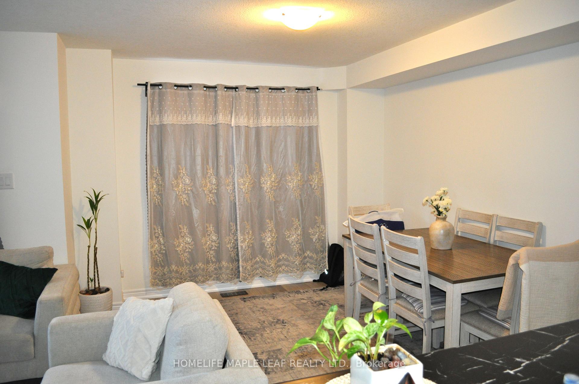 Photo 15 of 27 Roxanne Drive, Hamilton, McQuesten — HOMEH