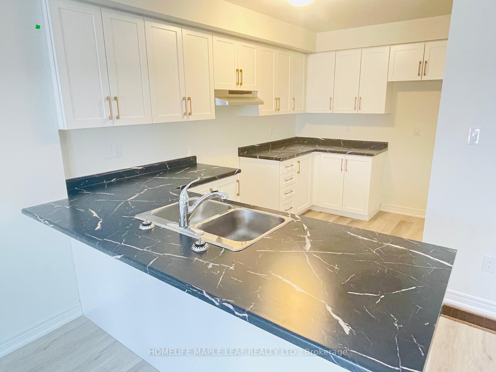 Photo 9 of 27 Roxanne Drive, Hamilton, McQuesten — HOMEH