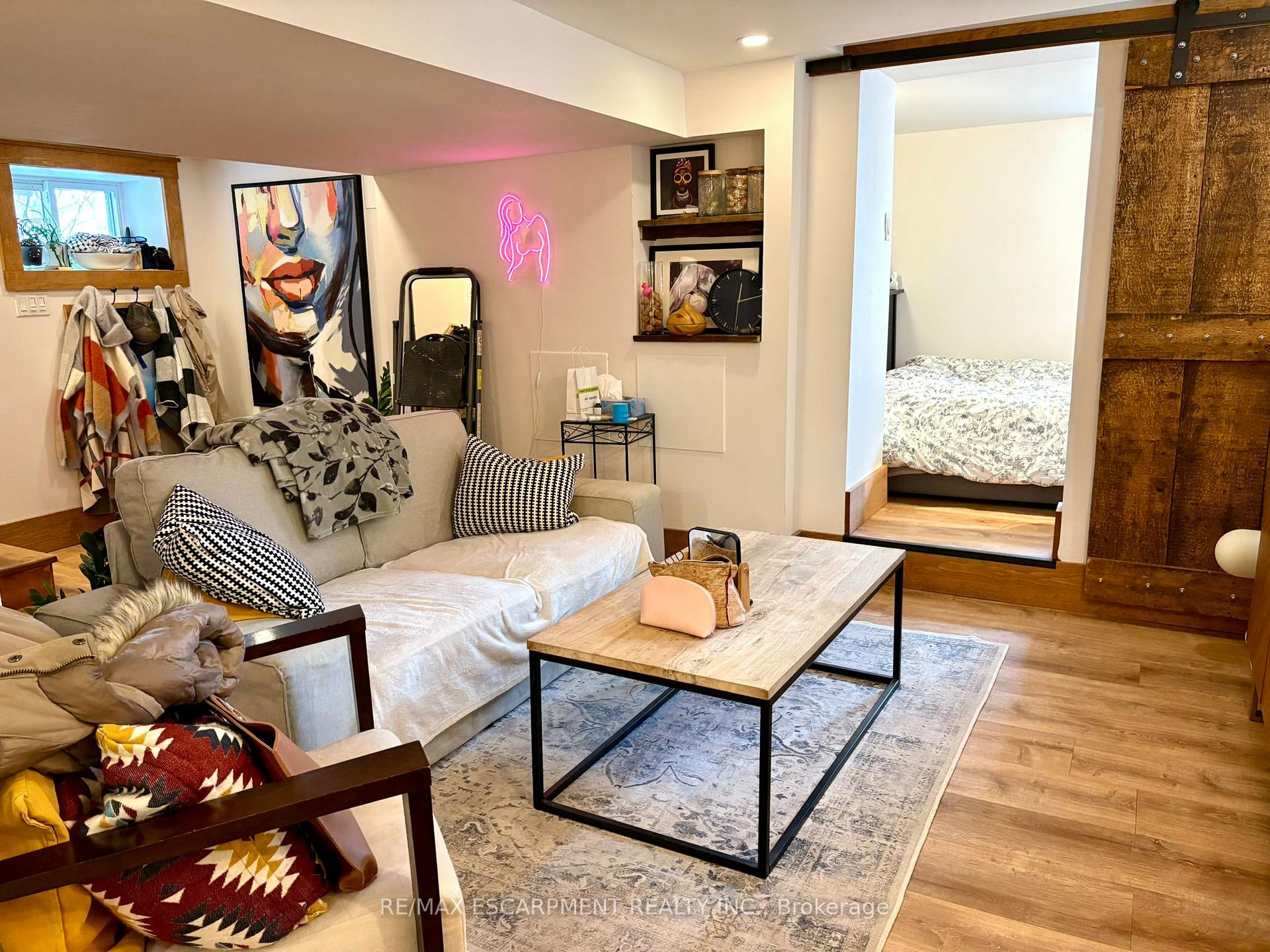 Photo 4 of Unit Lower, 306 Wexford Avenue S, Hamilton, Delta — HOMEH