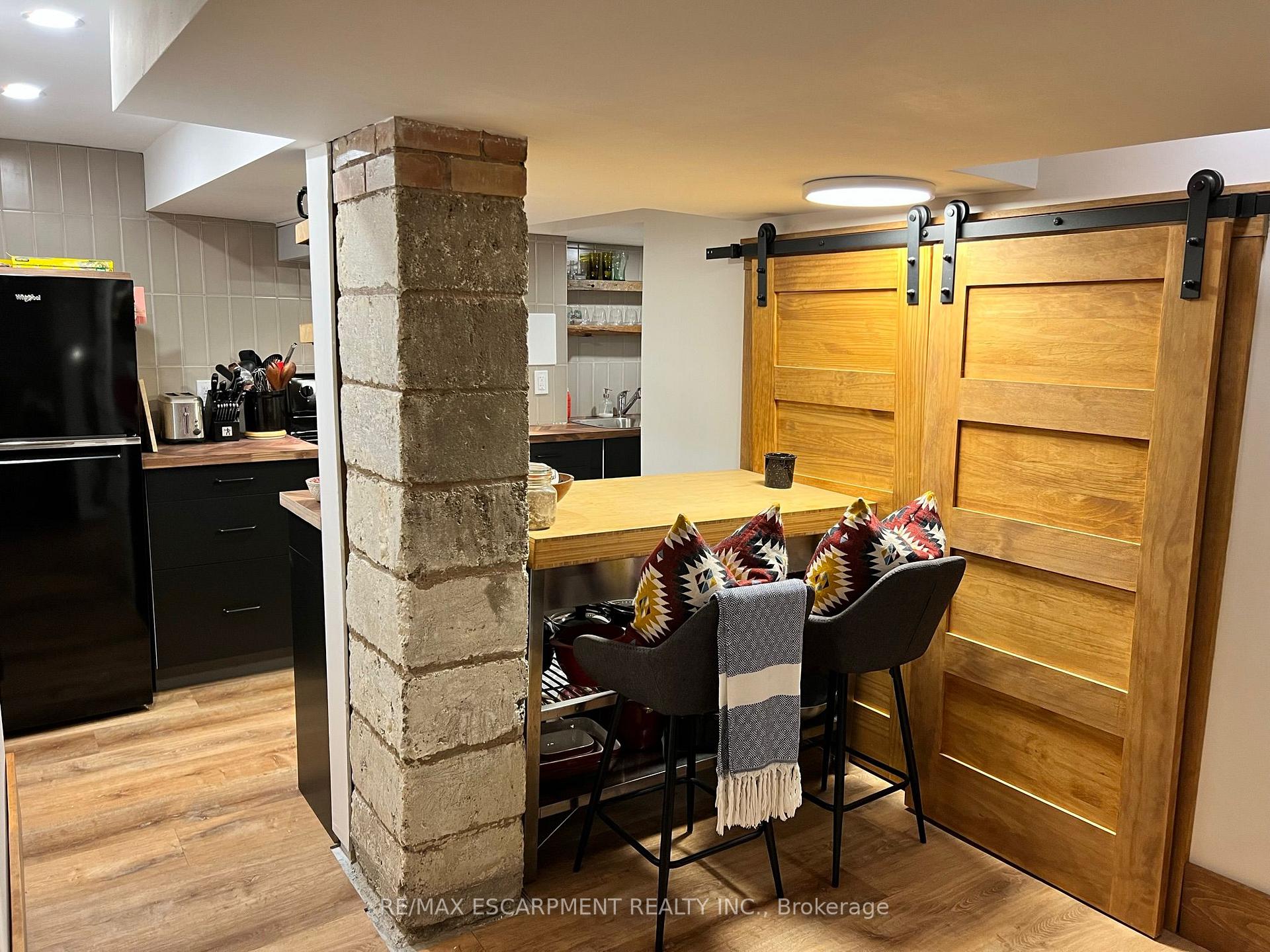Photo 7 of Unit Lower, 306 Wexford Avenue S, Hamilton, Delta — HOMEH