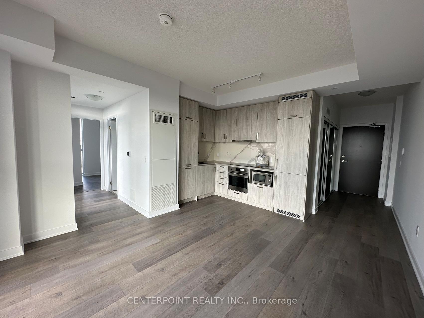 Photo 4 of Unit 707, 60 Honeycrisp Crescent, Vaughan, Vaughan Corporate Centre — HOMEH