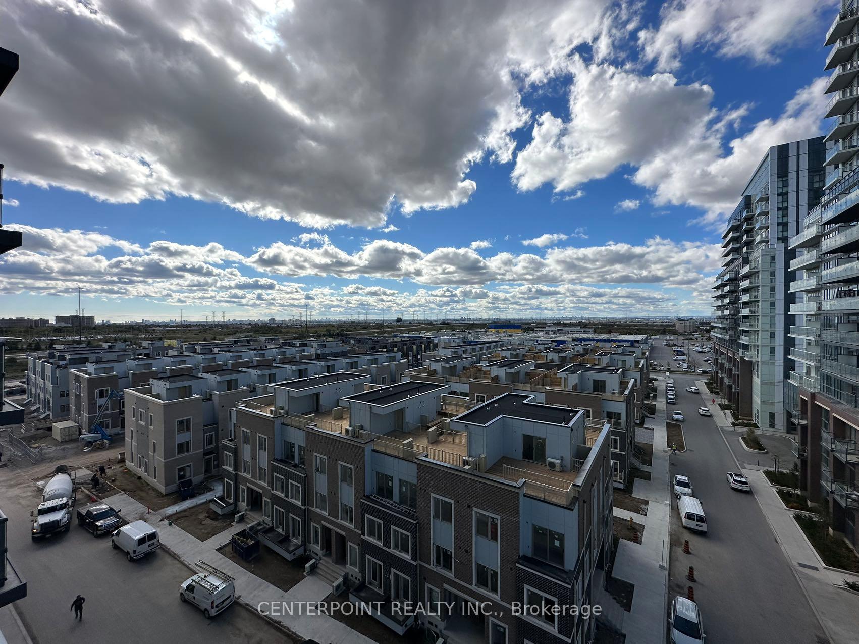 Photo 8 of Unit 707, 60 Honeycrisp Crescent, Vaughan, Vaughan Corporate Centre — HOMEH