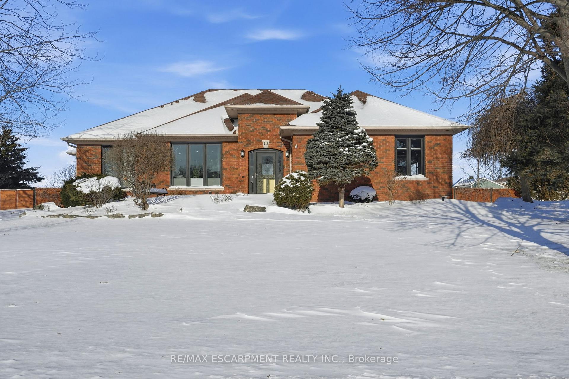Front of 10 Featherstone Avenue
