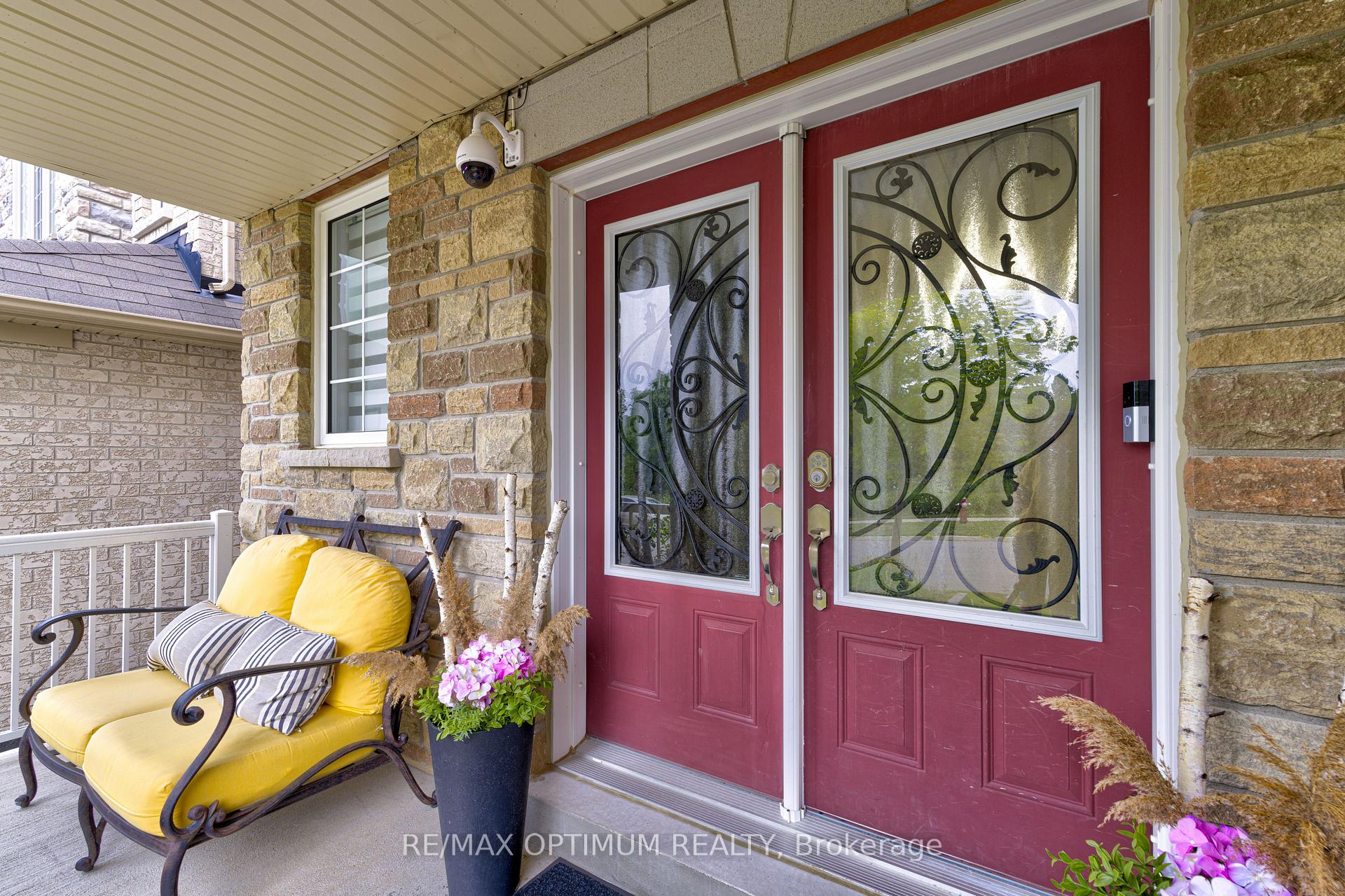 Photo 2 of 16 Ashcreek Drive, Brampton, Credit Valley — HOMEH