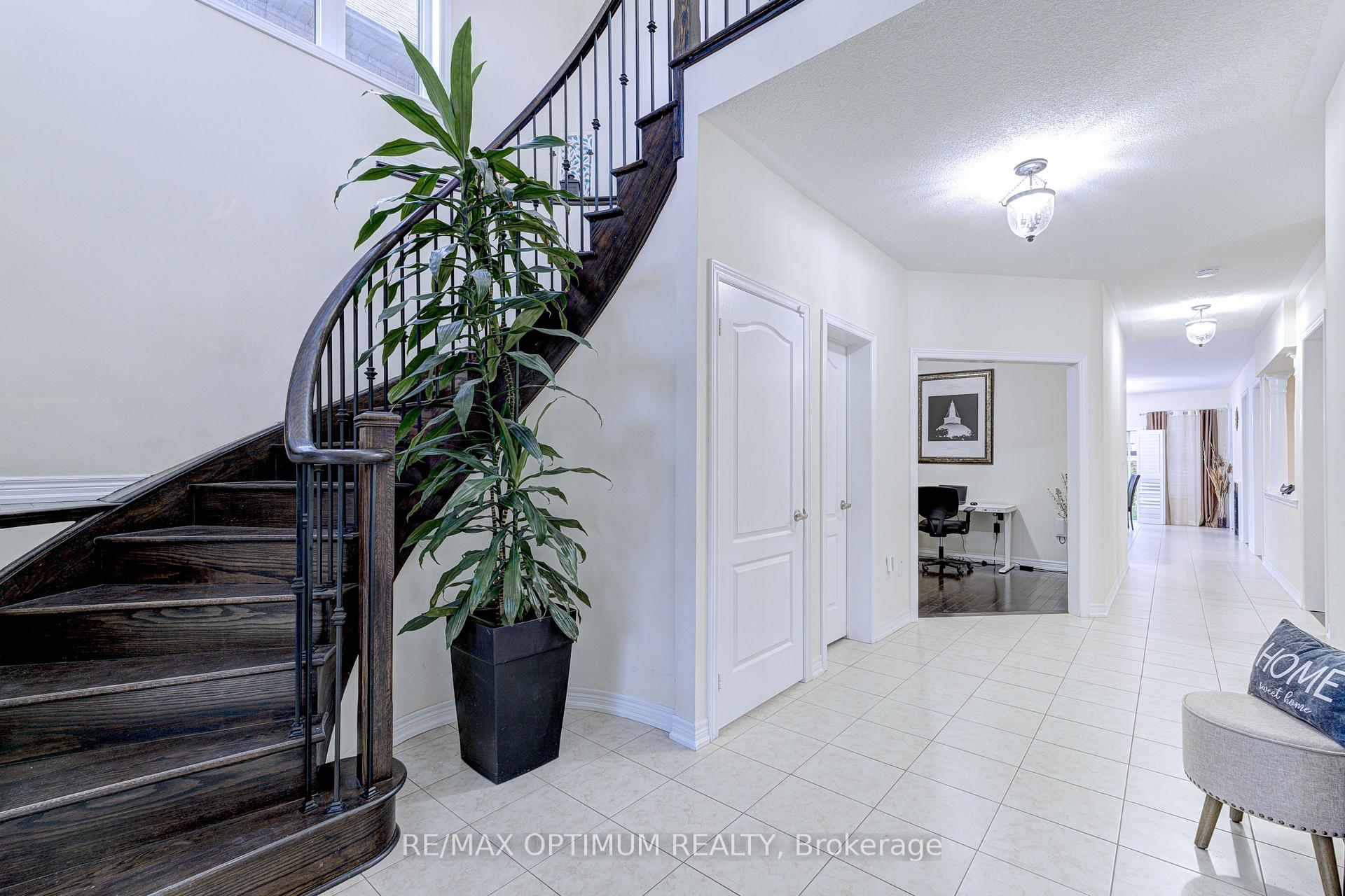 Photo 35 of 16 Ashcreek Drive, Brampton, Credit Valley — HOMEH