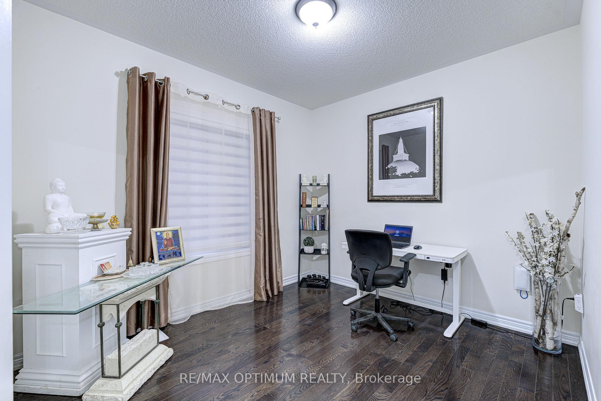 Photo 9 of 16 Ashcreek Drive, Brampton, Credit Valley — HOMEH