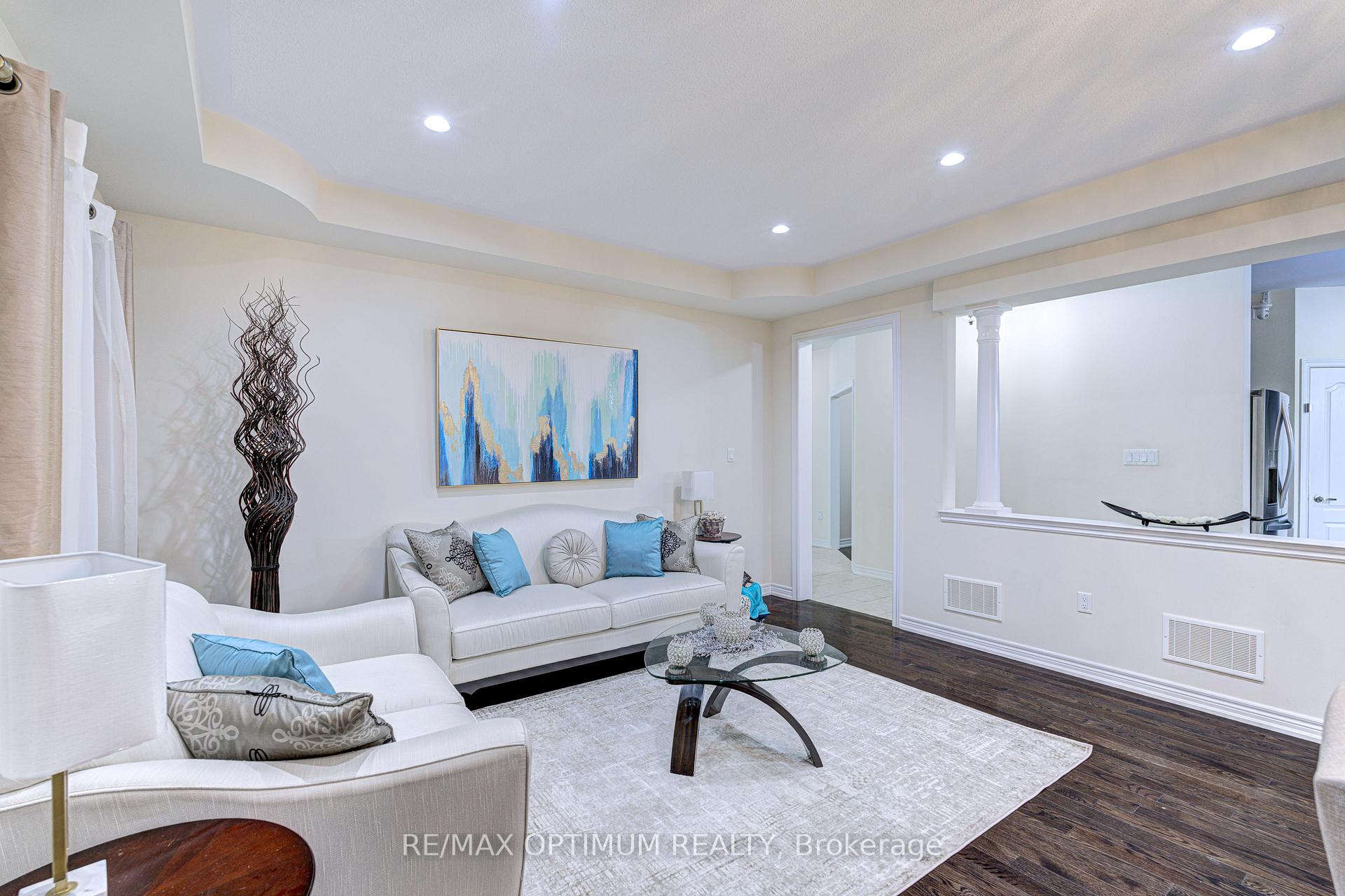 Photo 5 of 16 Ashcreek Drive, Brampton, Credit Valley — HOMEH
