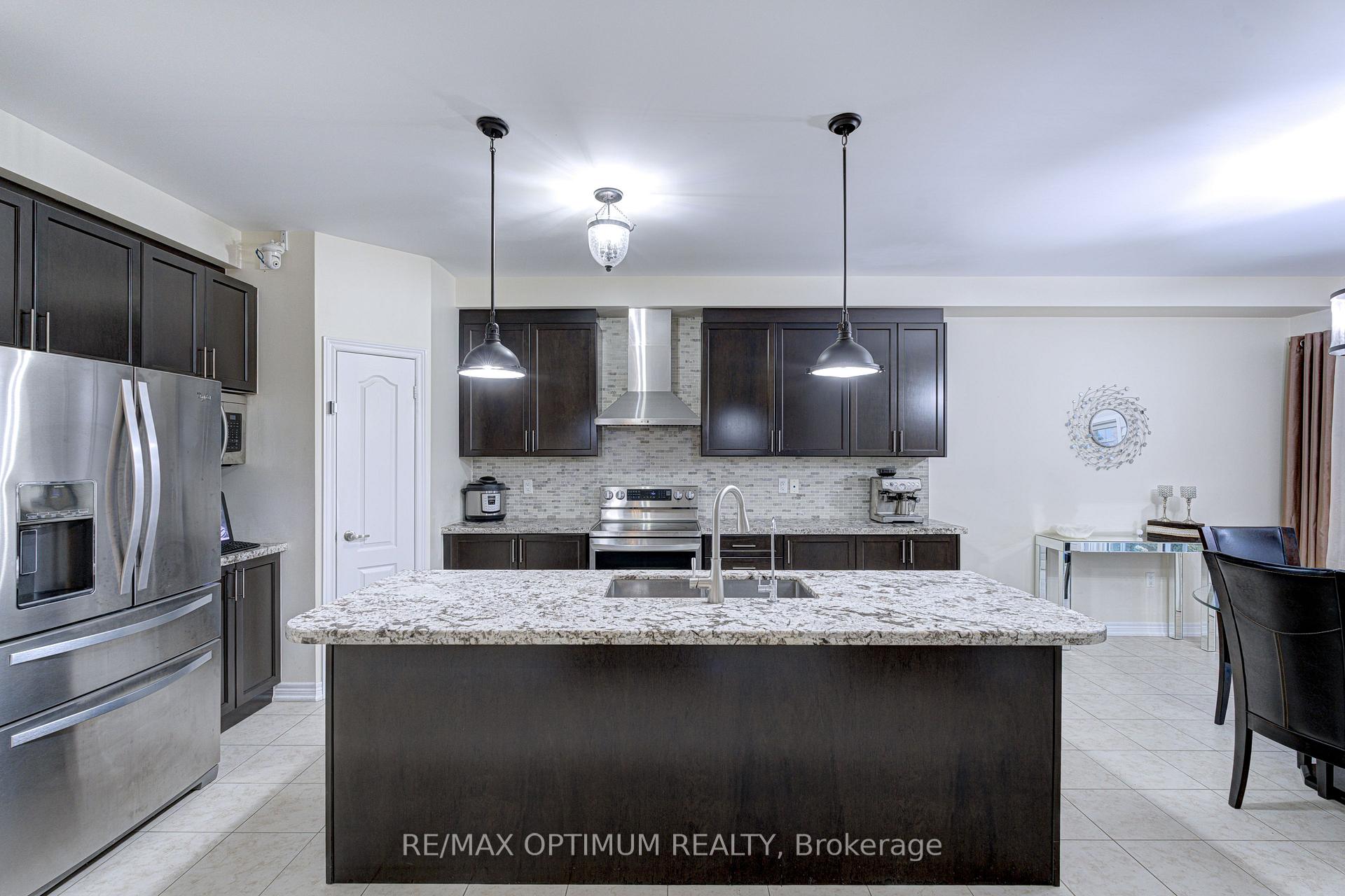 Photo 41 of 16 Ashcreek Drive, Brampton, Credit Valley — HOMEH