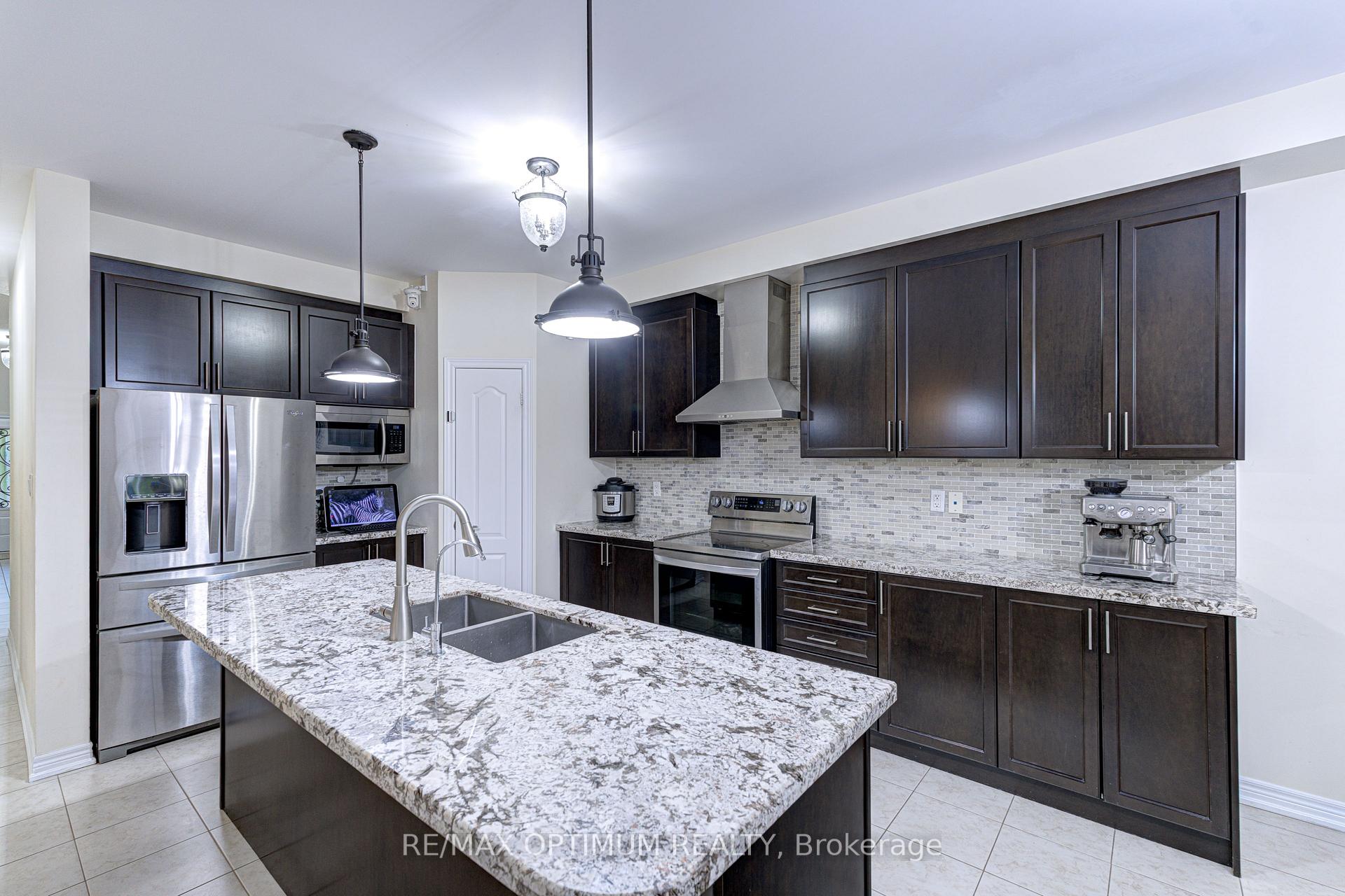 Photo 45 of 16 Ashcreek Drive, Brampton, Credit Valley — HOMEH