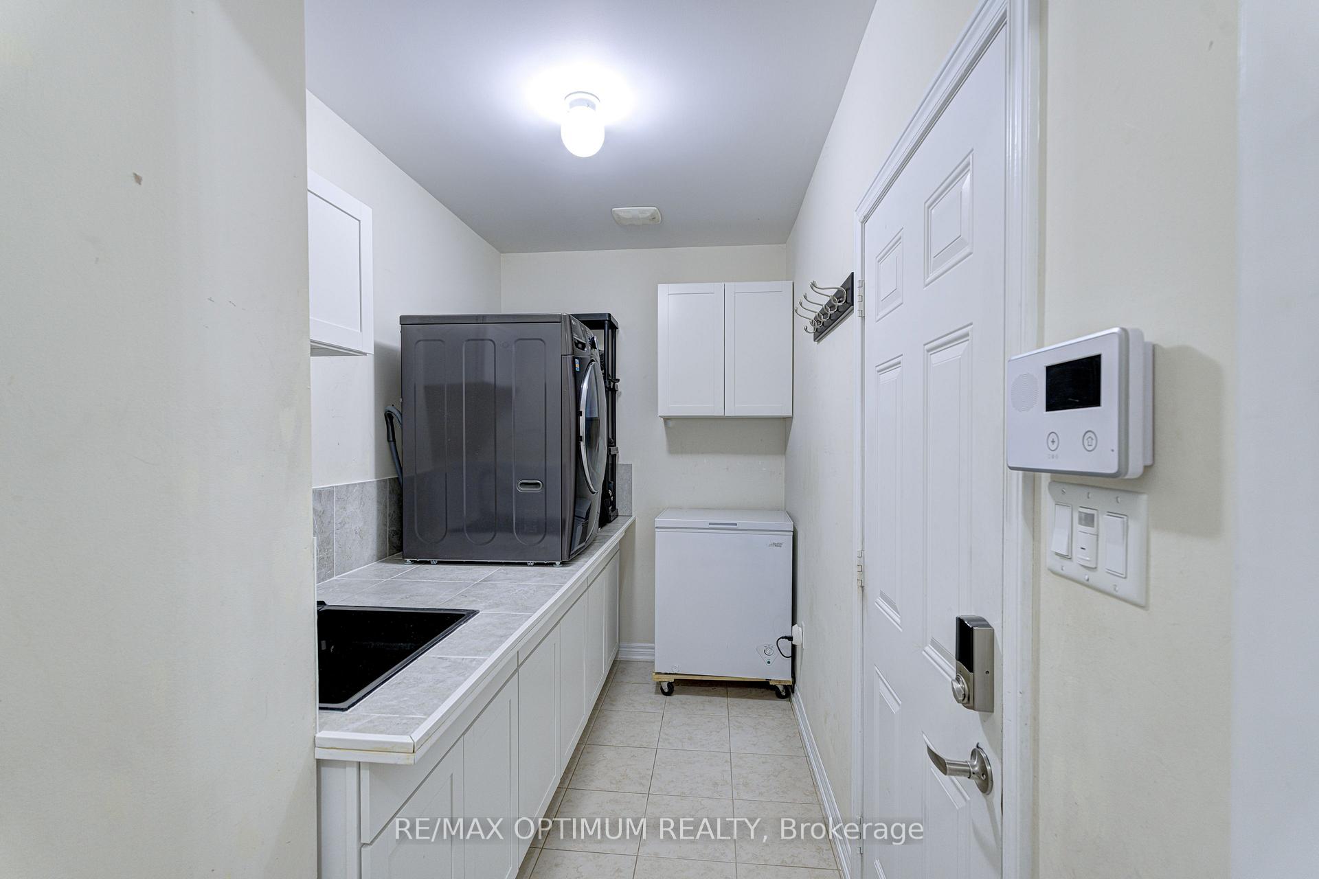 Photo 17 of 16 Ashcreek Drive, Brampton, Credit Valley — HOMEH