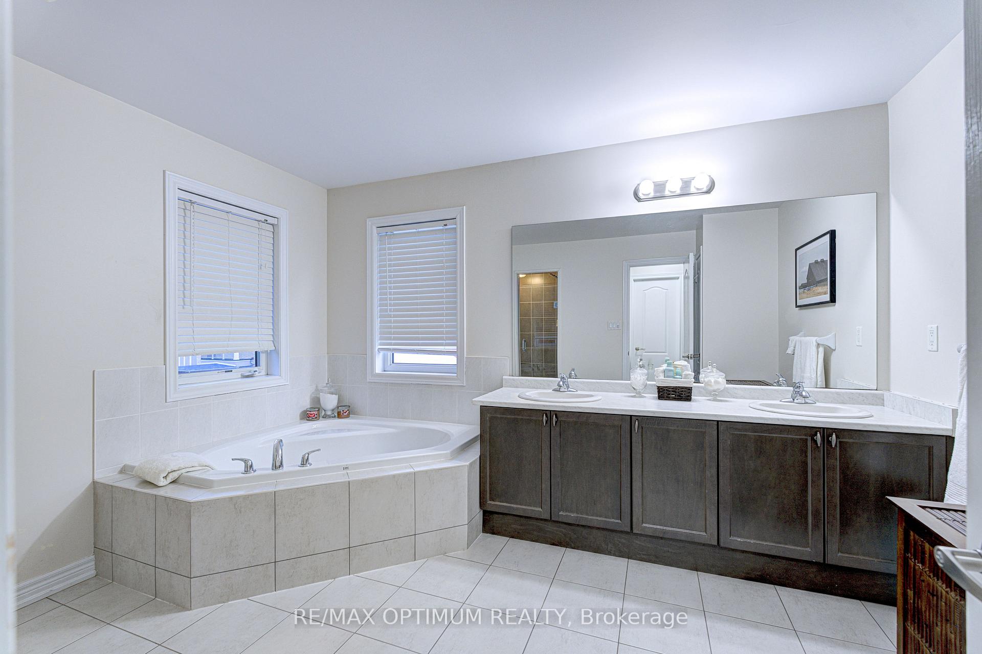 Photo 20 of 16 Ashcreek Drive, Brampton, Credit Valley — HOMEH