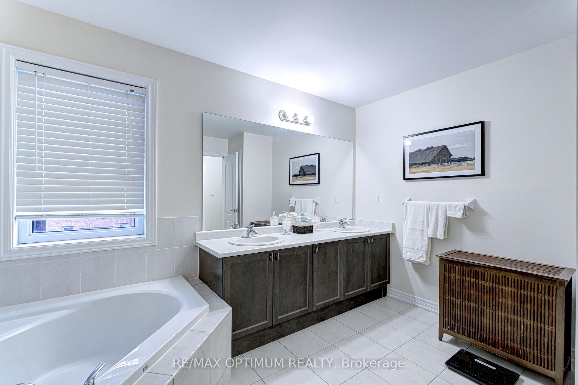 Photo 39 of 16 Ashcreek Drive, Brampton, Credit Valley — HOMEH