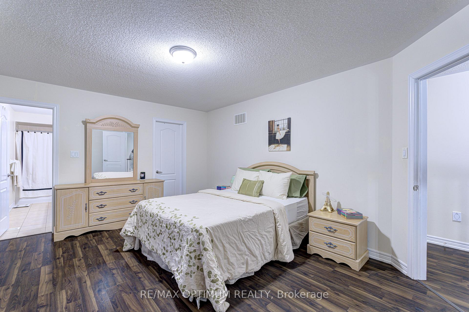 Photo 19 of 16 Ashcreek Drive, Brampton, Credit Valley — HOMEH