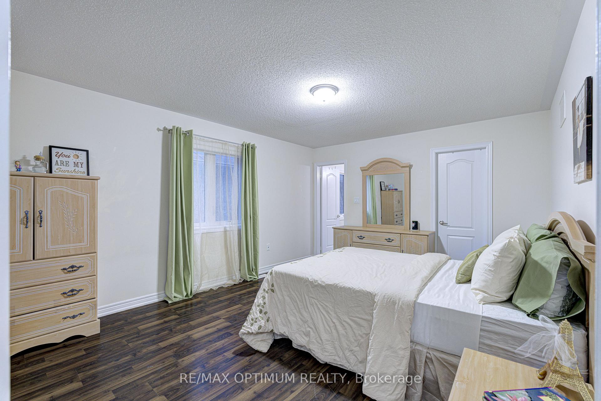 Photo 22 of 16 Ashcreek Drive, Brampton, Credit Valley — HOMEH