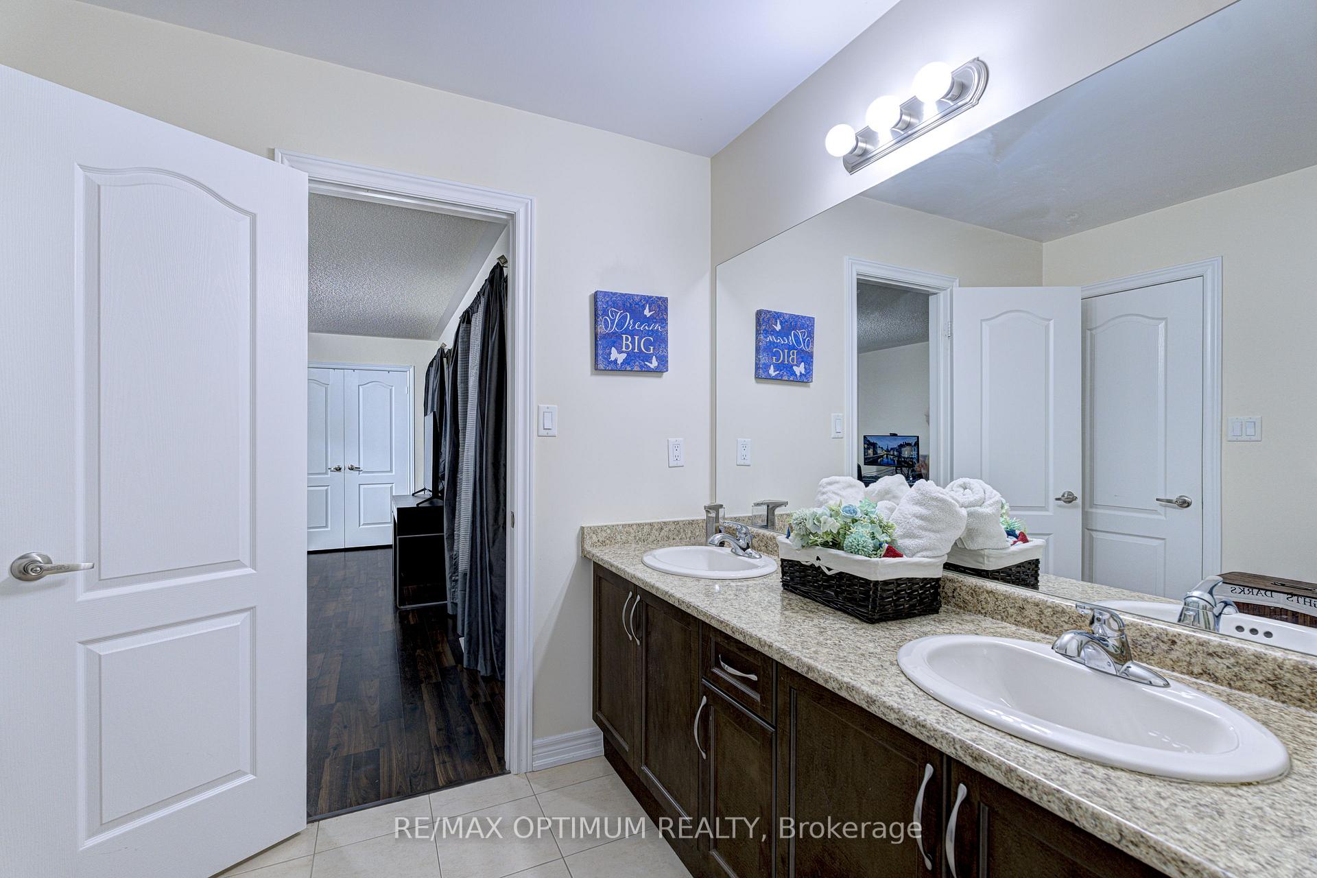 Photo 31 of 16 Ashcreek Drive, Brampton, Credit Valley — HOMEH
