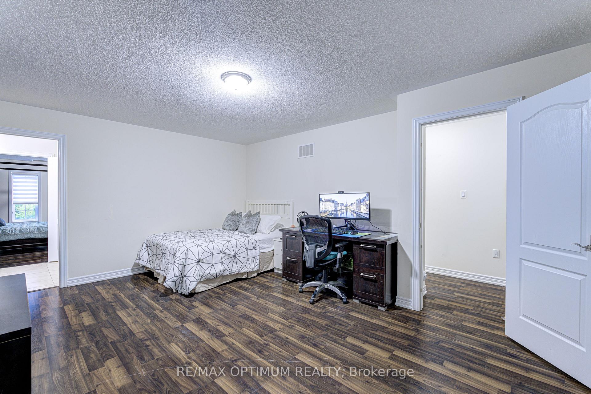 Photo 47 of 16 Ashcreek Drive, Brampton, Credit Valley — HOMEH