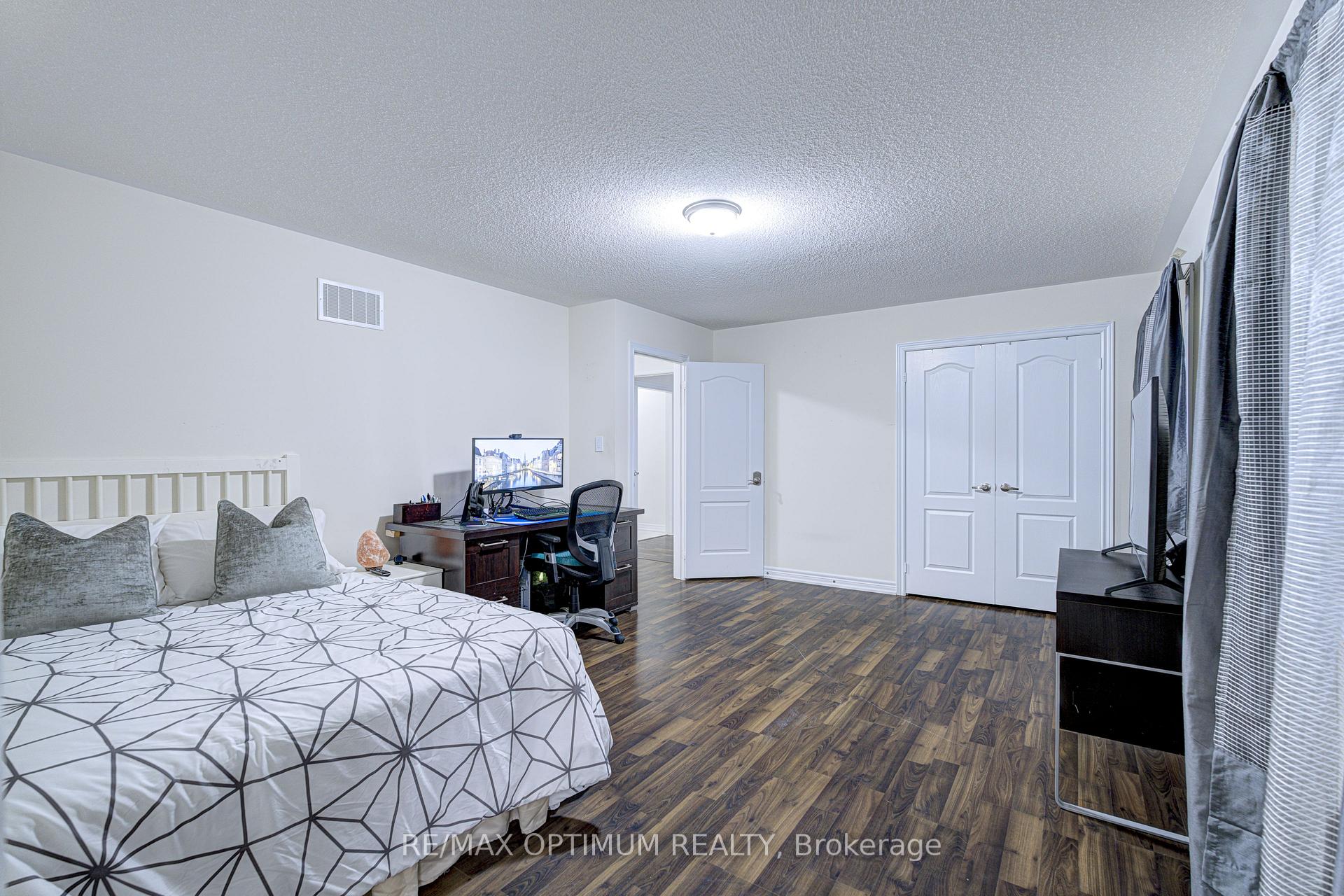 Photo 46 of 16 Ashcreek Drive, Brampton, Credit Valley — HOMEH