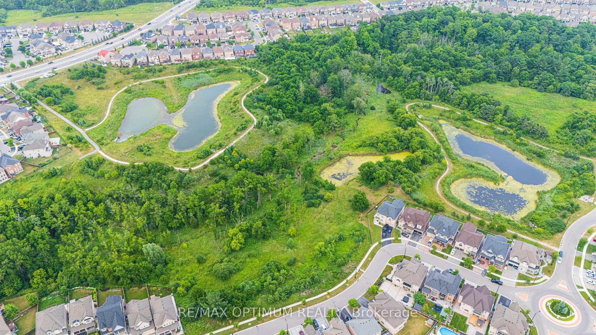 Photo 28 of 16 Ashcreek Drive, Brampton, Credit Valley — HOMEH