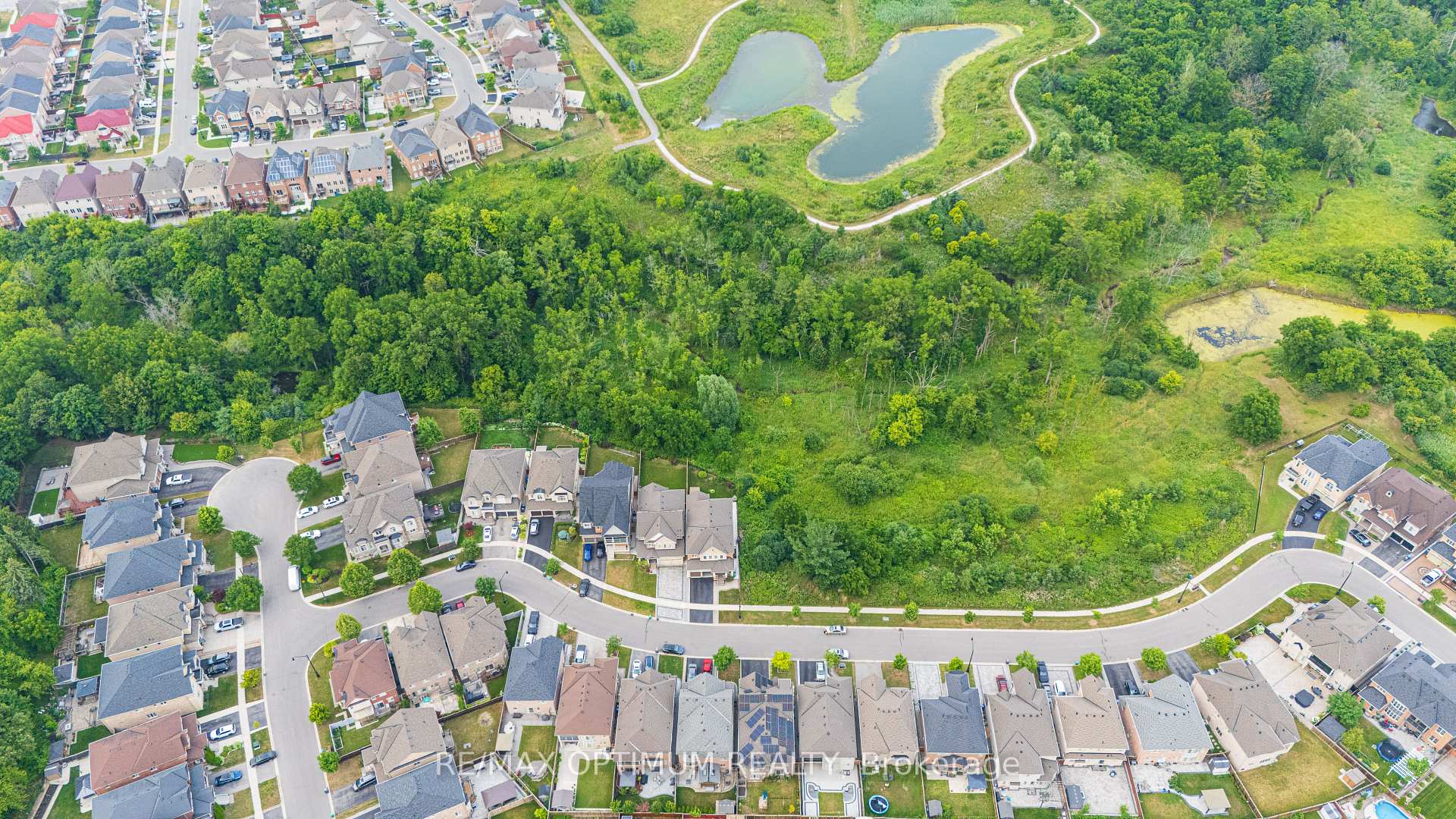 Photo 44 of 16 Ashcreek Drive, Brampton, Credit Valley — HOMEH