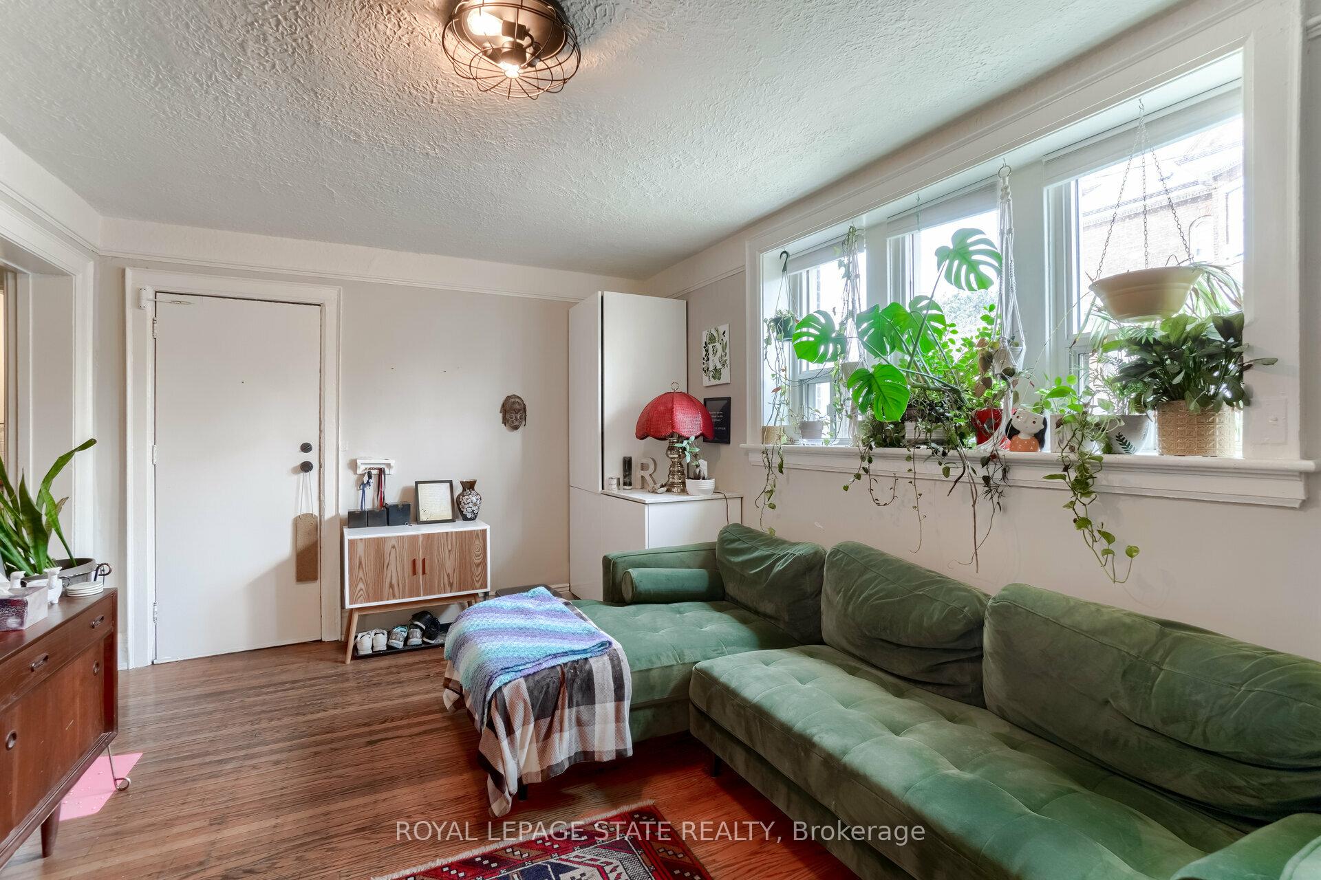 Photo 4 of Unit 9, 2 Vineland Avenue, Hamilton, Stipley — HOMEH