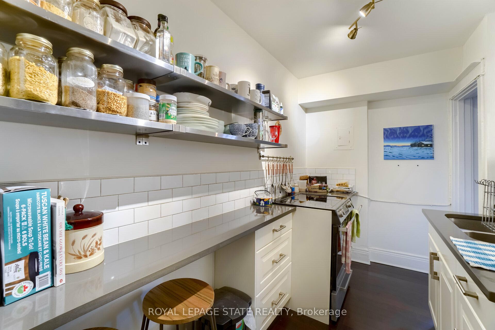 Photo 6 of Unit 9, 2 Vineland Avenue, Hamilton, Stipley — HOMEH