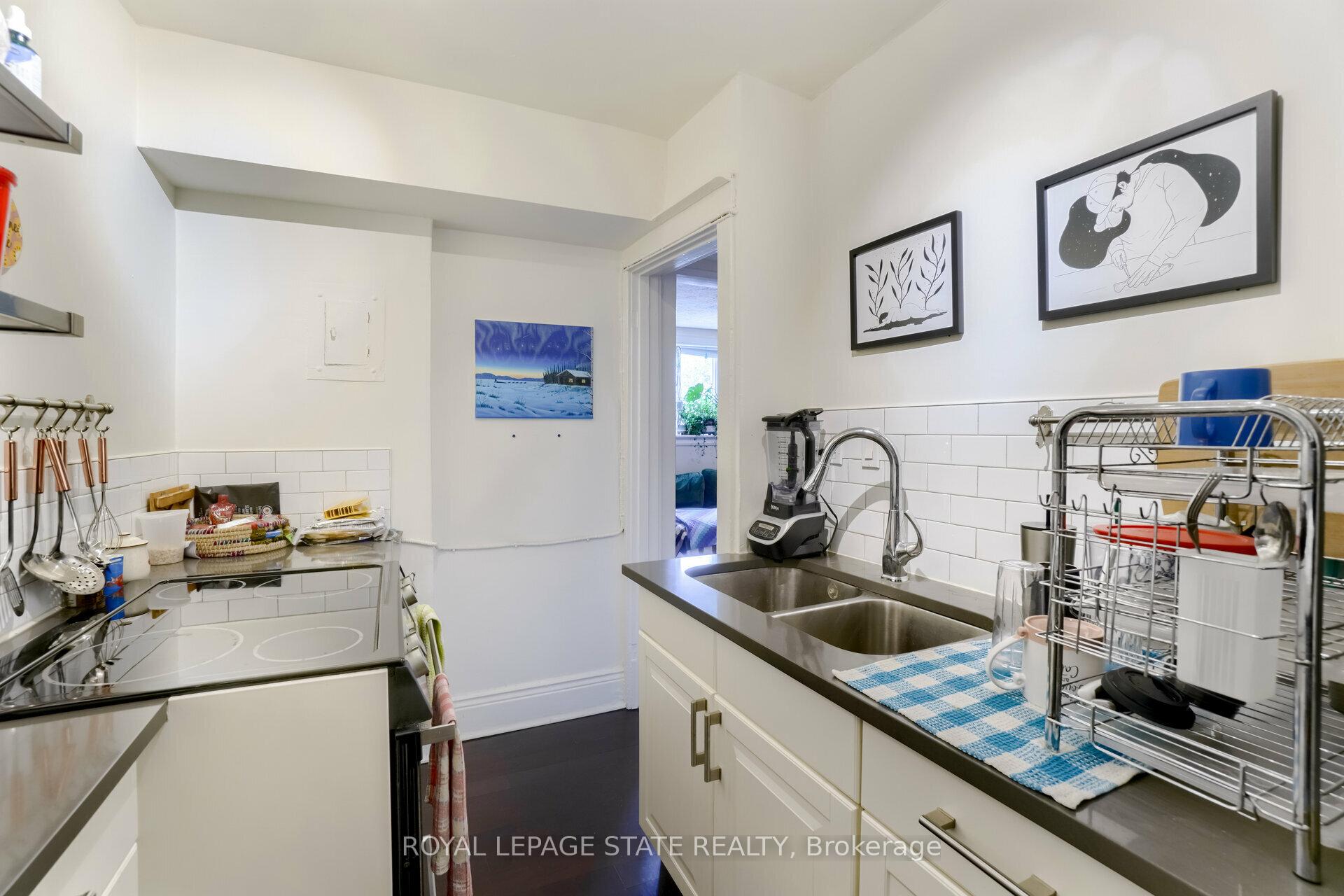 Photo 16 of Unit 9, 2 Vineland Avenue, Hamilton, Stipley — HOMEH