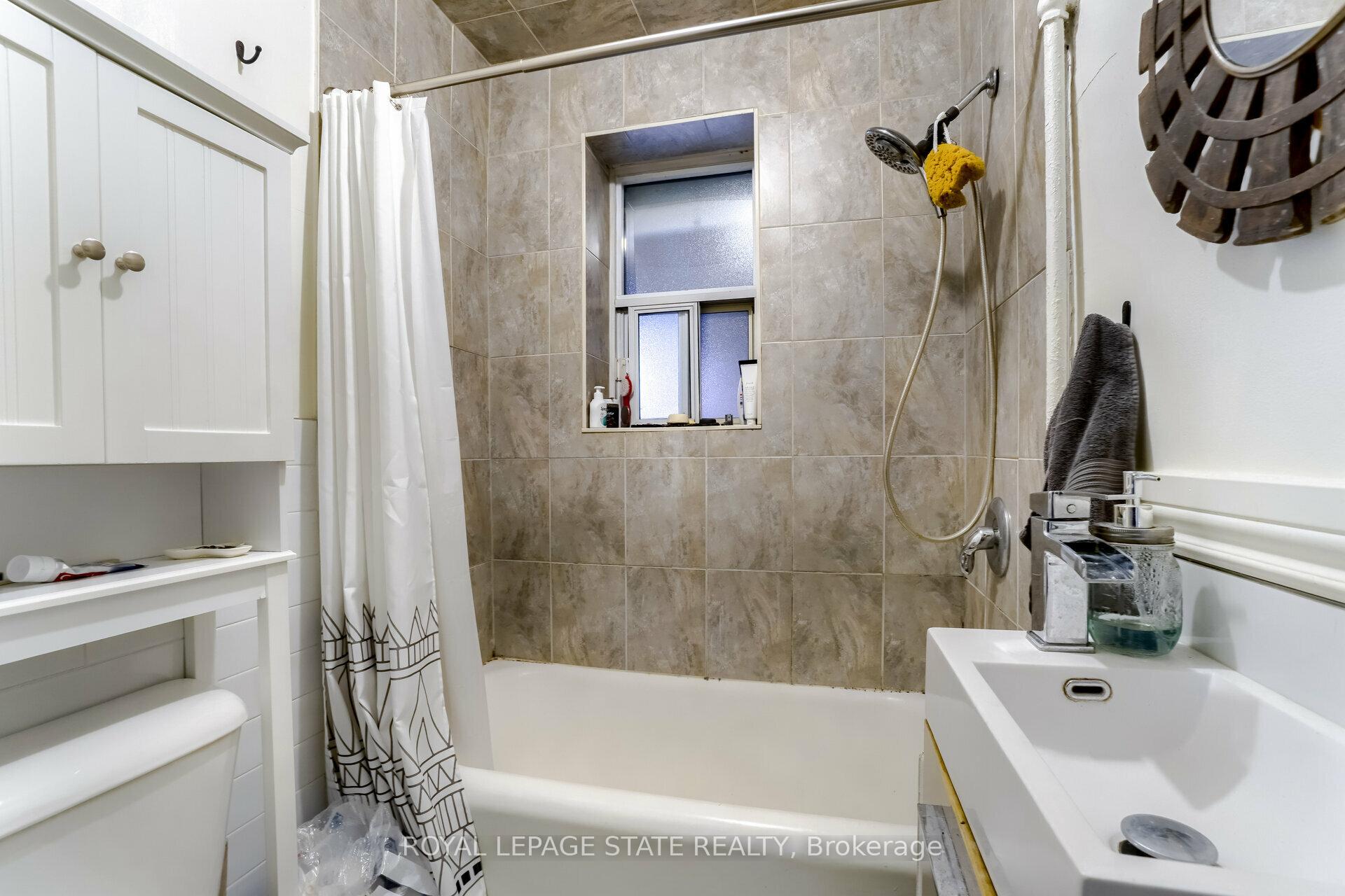 Photo 14 of Unit 9, 2 Vineland Avenue, Hamilton, Stipley — HOMEH