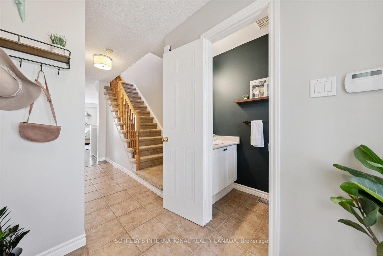 Photo 5 of 8 Somerscales Drive, Clarington, Bowmanville — HOMEH
