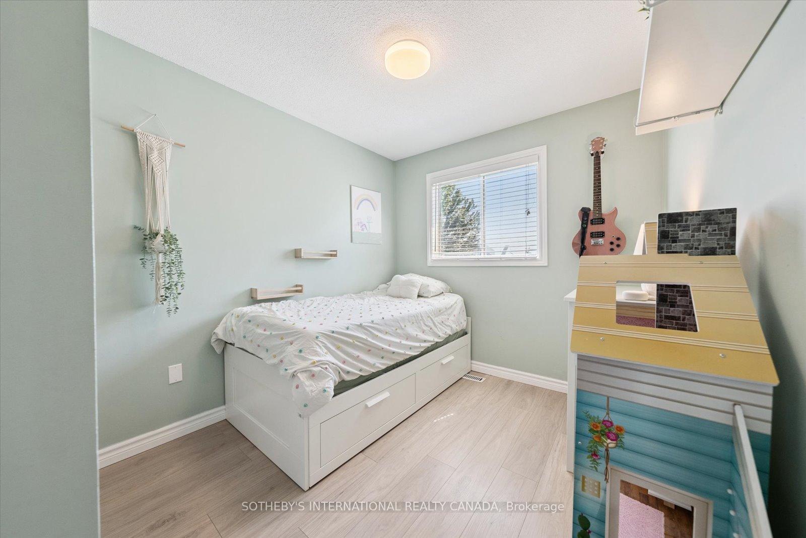Photo 26 of 8 Somerscales Drive, Clarington, Bowmanville — HOMEH