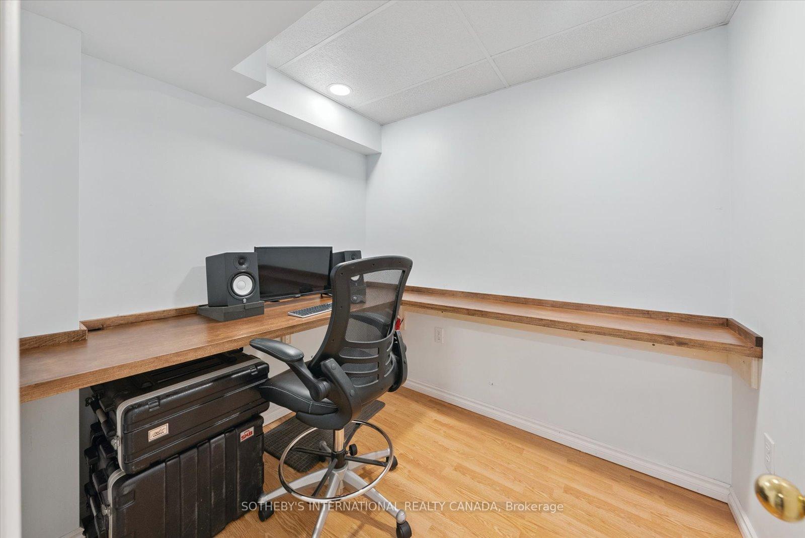 Photo 34 of 8 Somerscales Drive, Clarington, Bowmanville — HOMEH