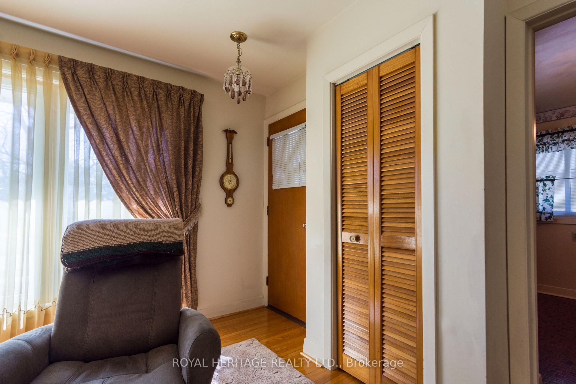 Photo 6 of 558 Victoria Avenue, Belleville, Belleville Ward — HOMEH