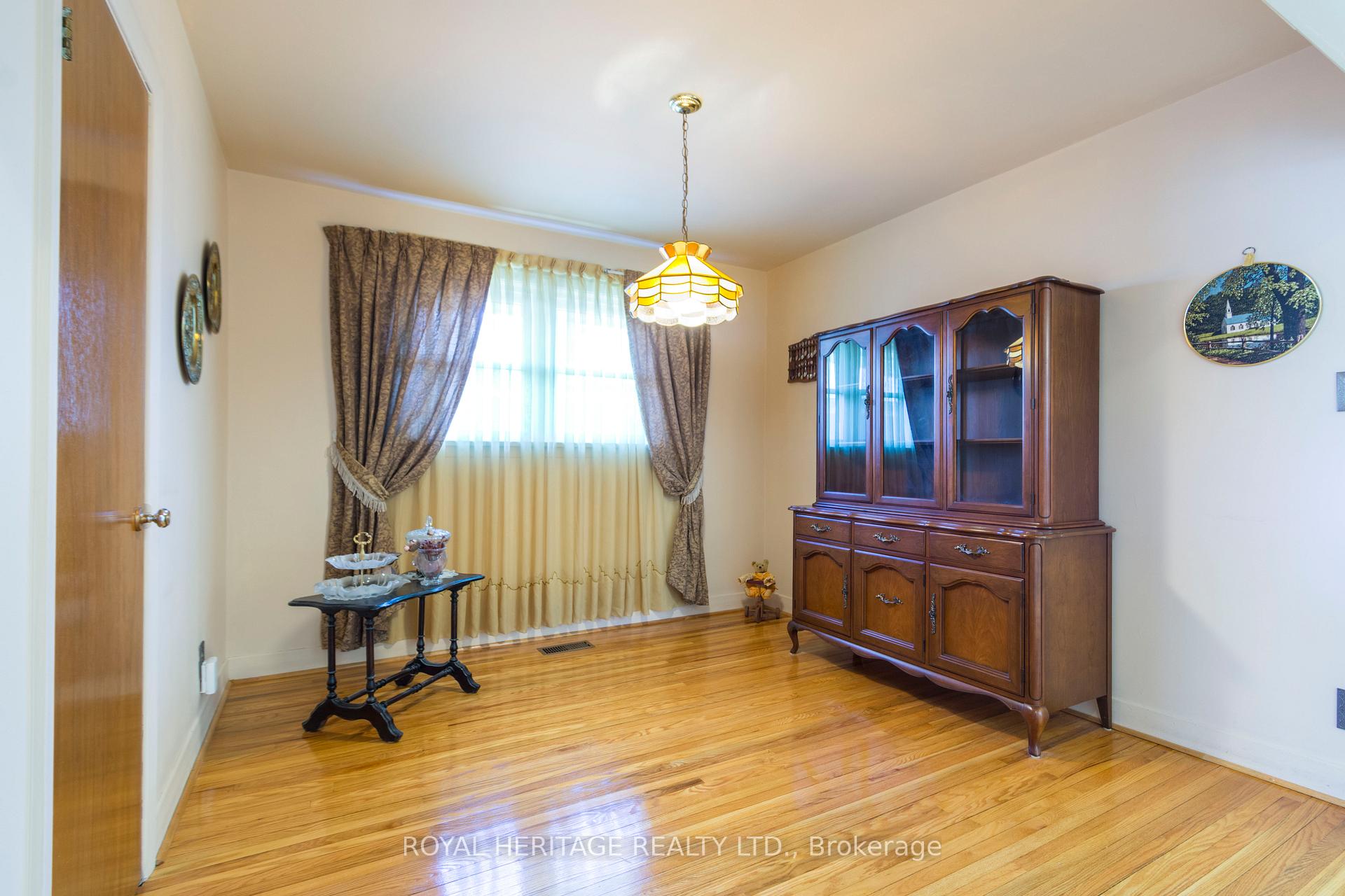 Photo 16 of 558 Victoria Avenue, Belleville, Belleville Ward — HOMEH