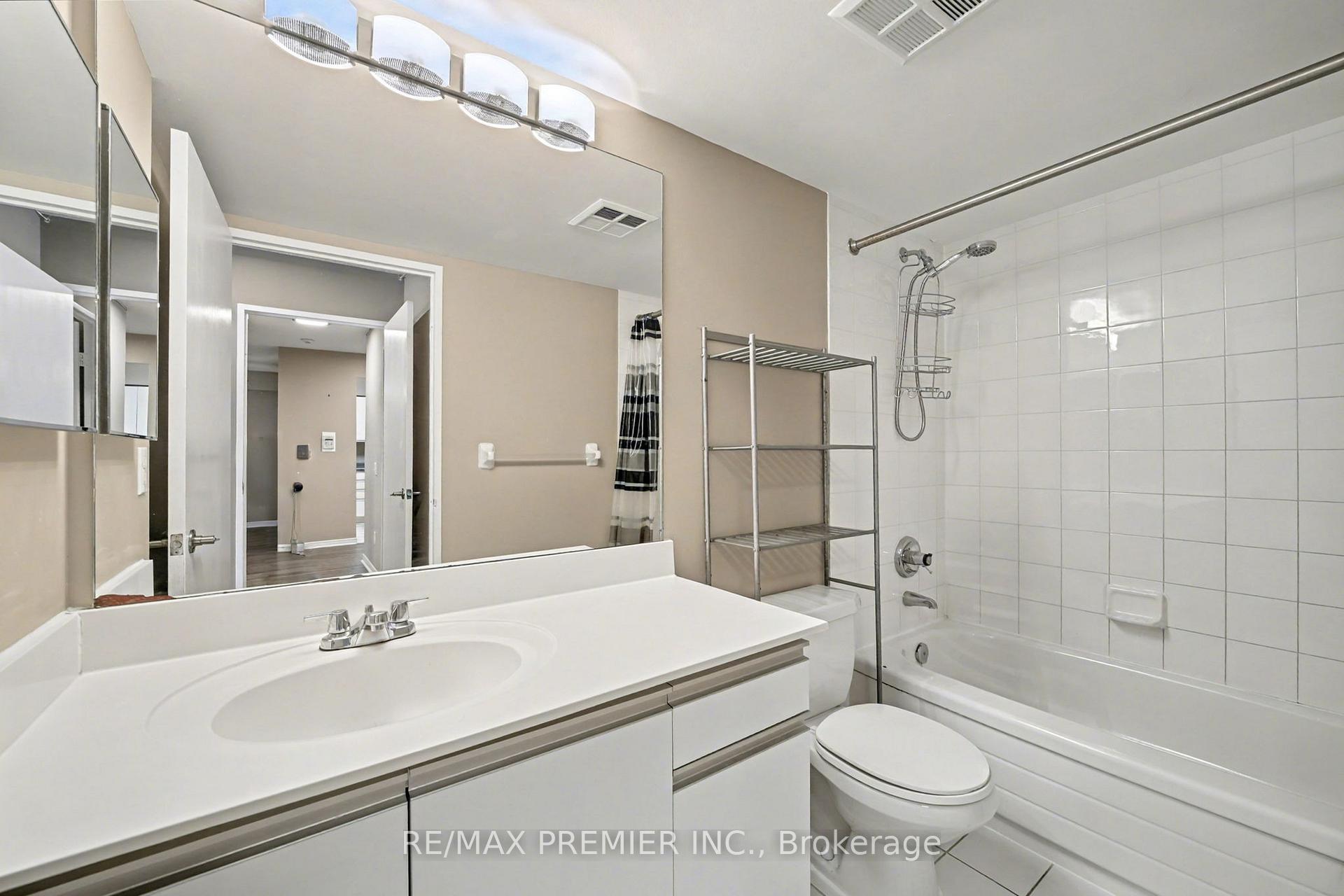 Photo 18 of Unit 208, 91 Townsgate Drive, Vaughan, Crestwood-Springfarm-Yorkhill — HOMEH