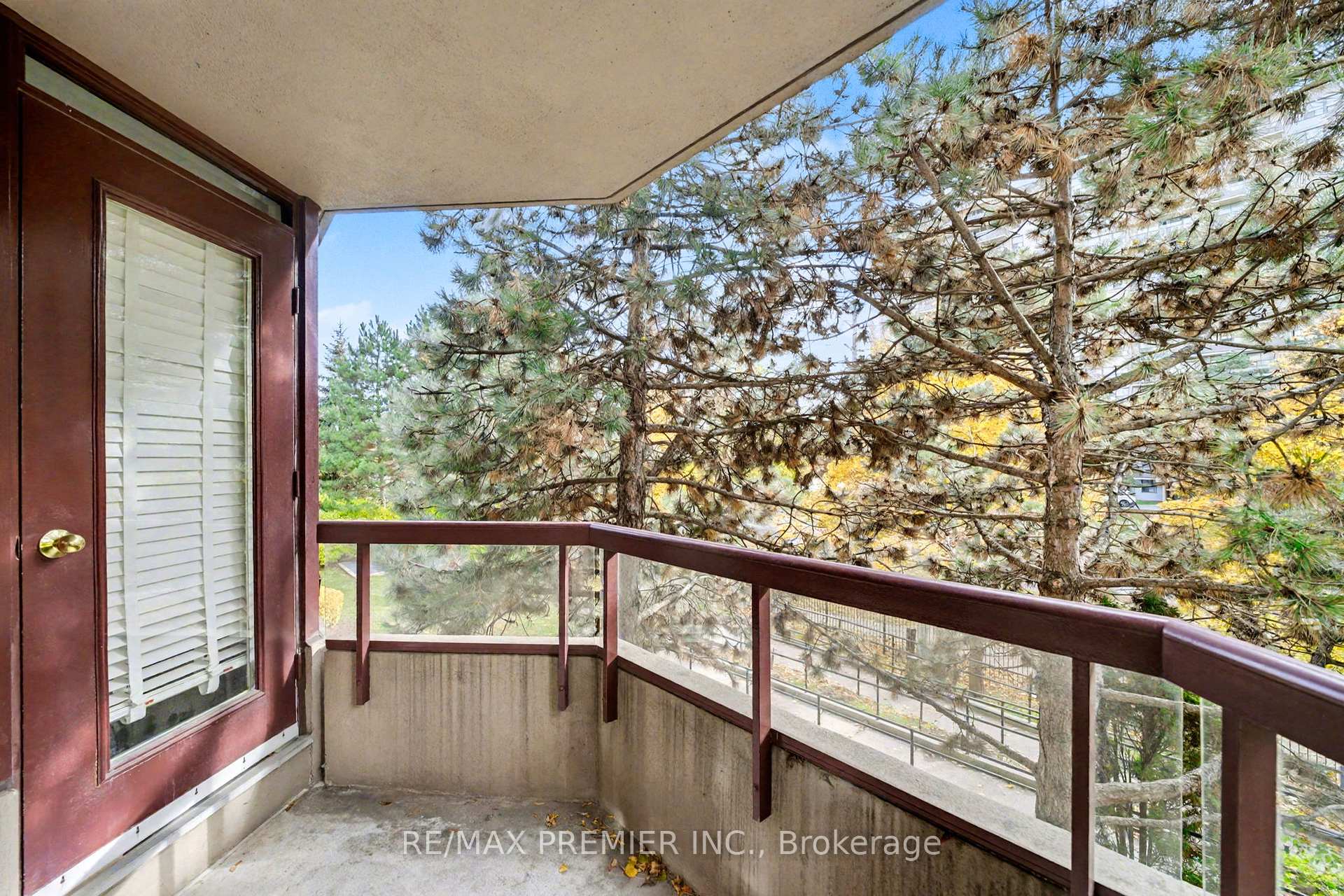 Photo 17 of Unit 208, 91 Townsgate Drive, Vaughan, Crestwood-Springfarm-Yorkhill — HOMEH